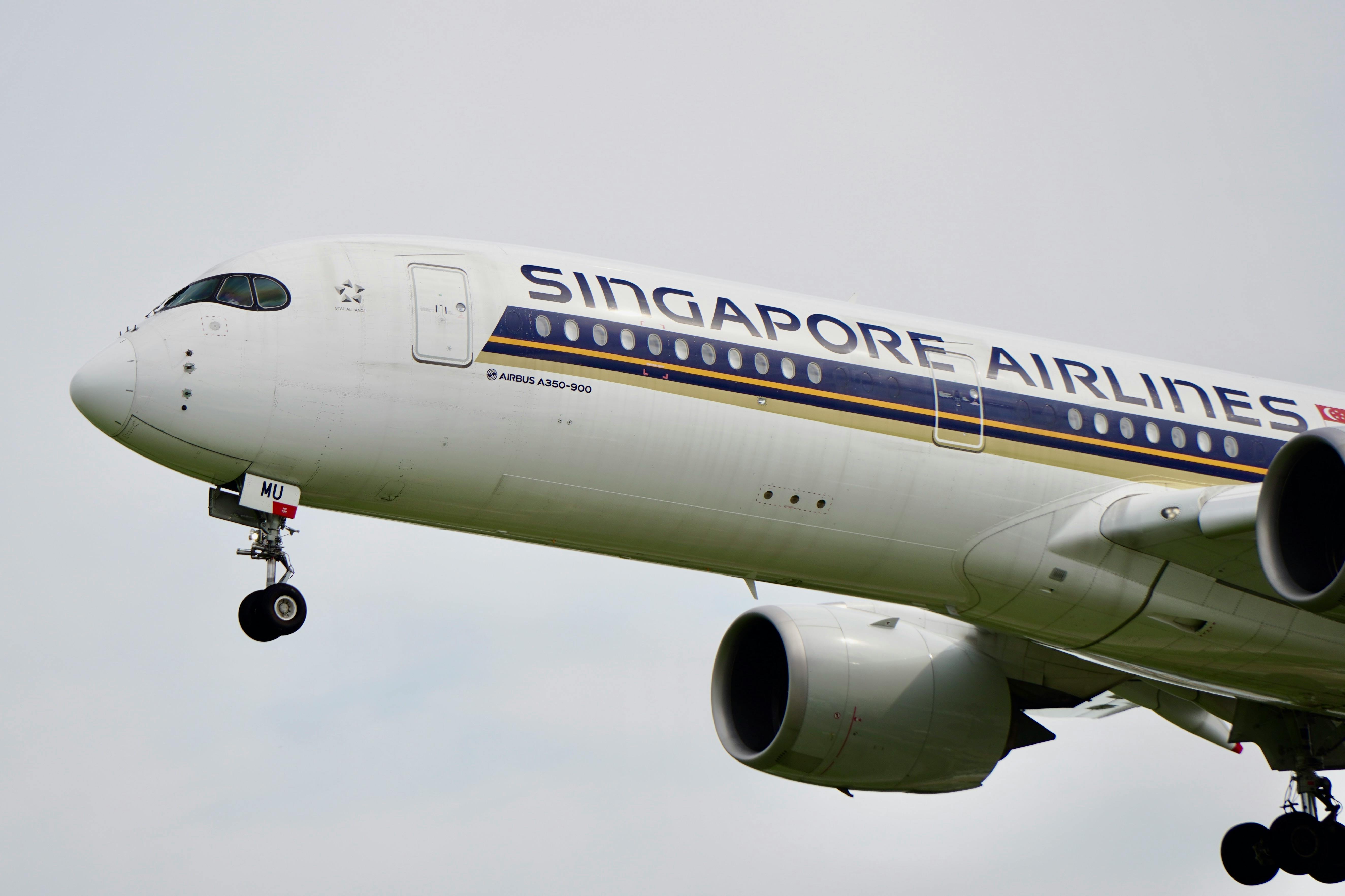 airline miles, frequent flyer, travel rewards, credit card points, airline alliances, Airlines & points — Photo by Tuan Vy  S