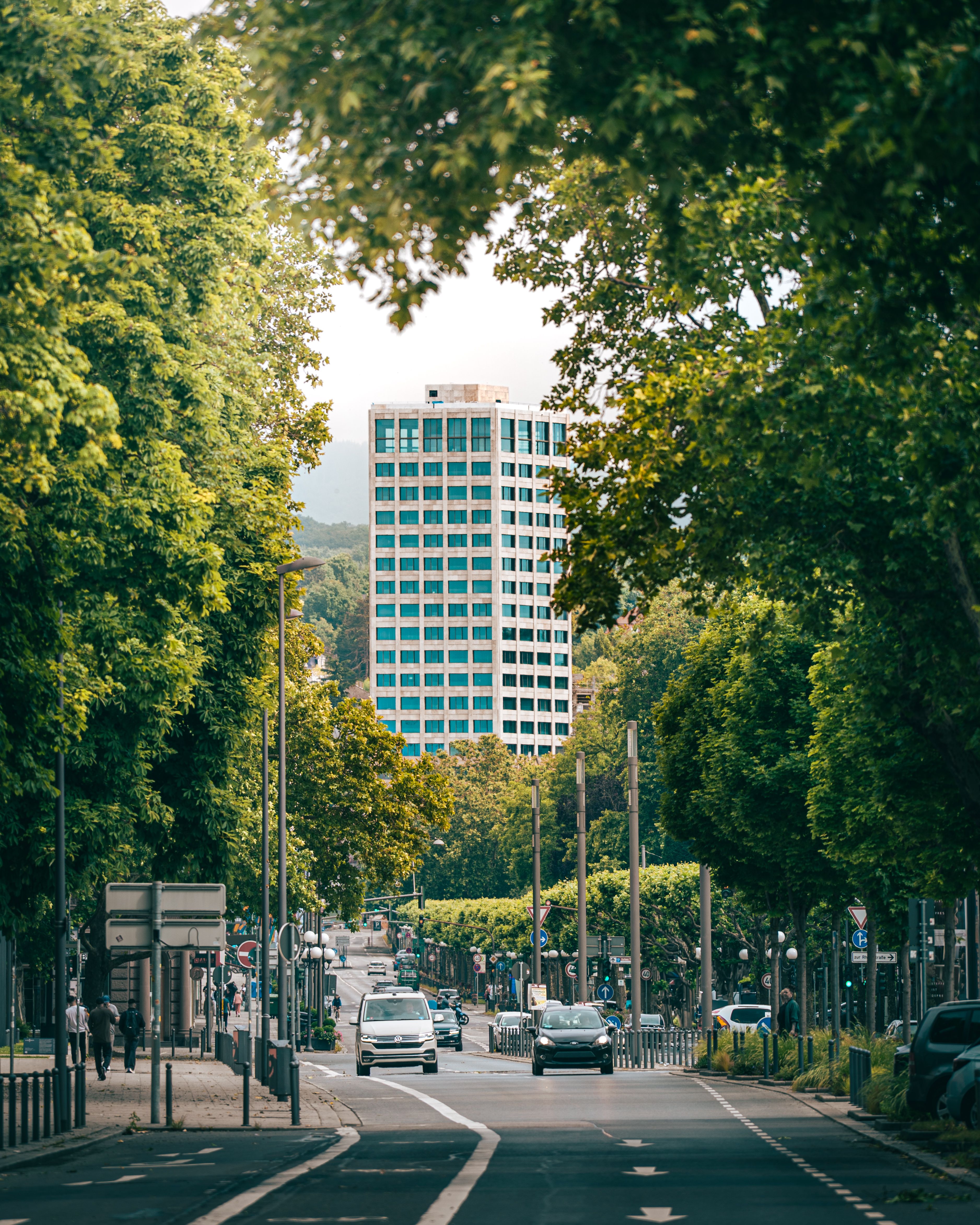 Modern Urban Street with Tower Building · Free Stock Photo