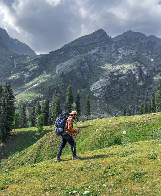 Scenic Trekking Adventure in Alpine Mountains · Free Stock Photo
