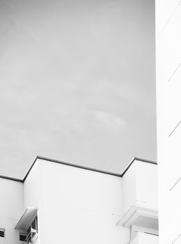Klares Design mit Himmel & Abstrakt – Minimalistisch (von Calvin Seng, 5089×6846, #32362698)