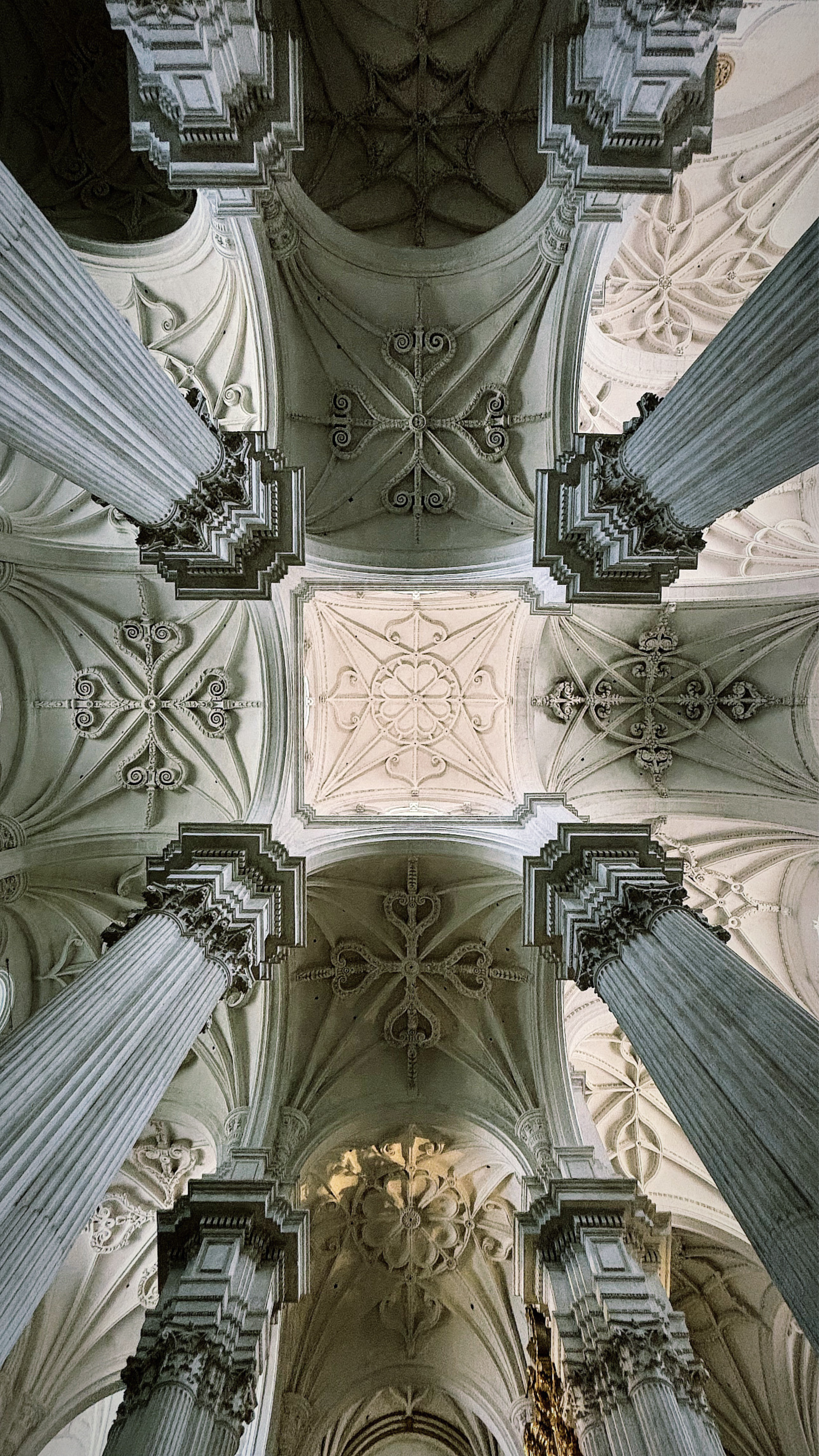 Majestic Gothic Cathedral Ceiling Architecture · Free Stock Photo