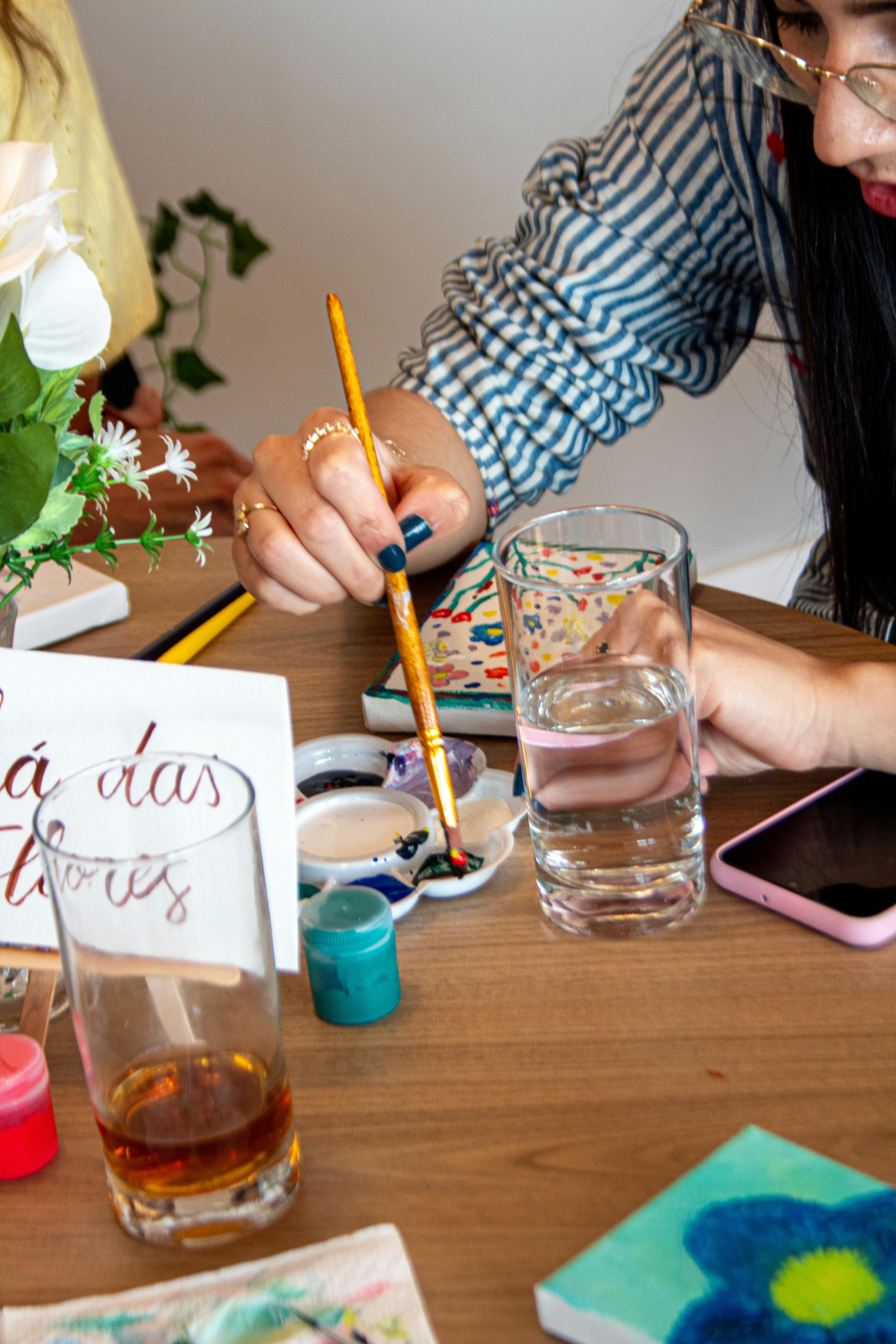 יתרונות סדנאות ציור לנופש יצירתי לחובבי אמנות ולמתחילים