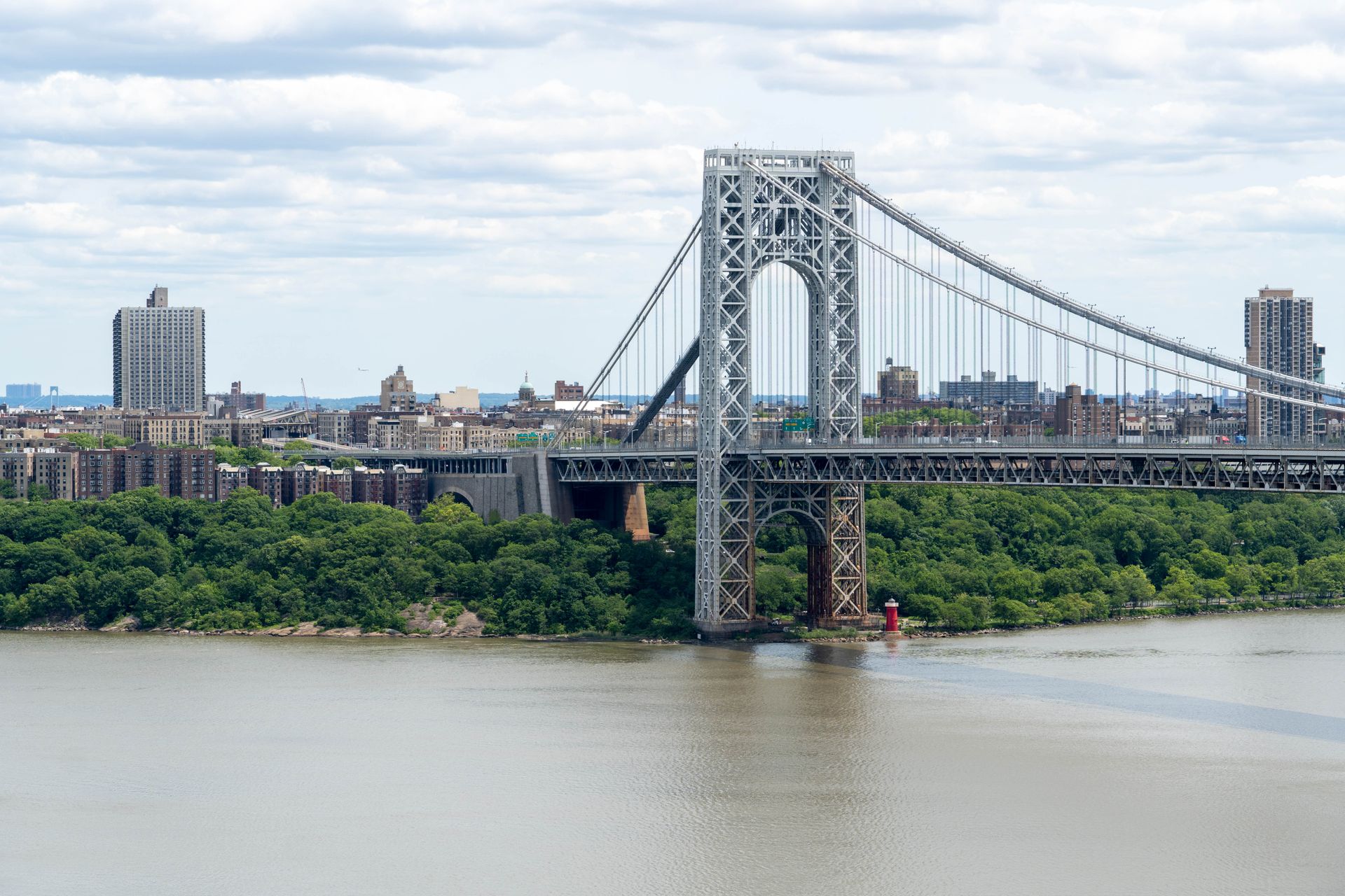 George Washington Bridge spanning the Hudson River, connecting Fort Lee, New Jersey and Manhattan