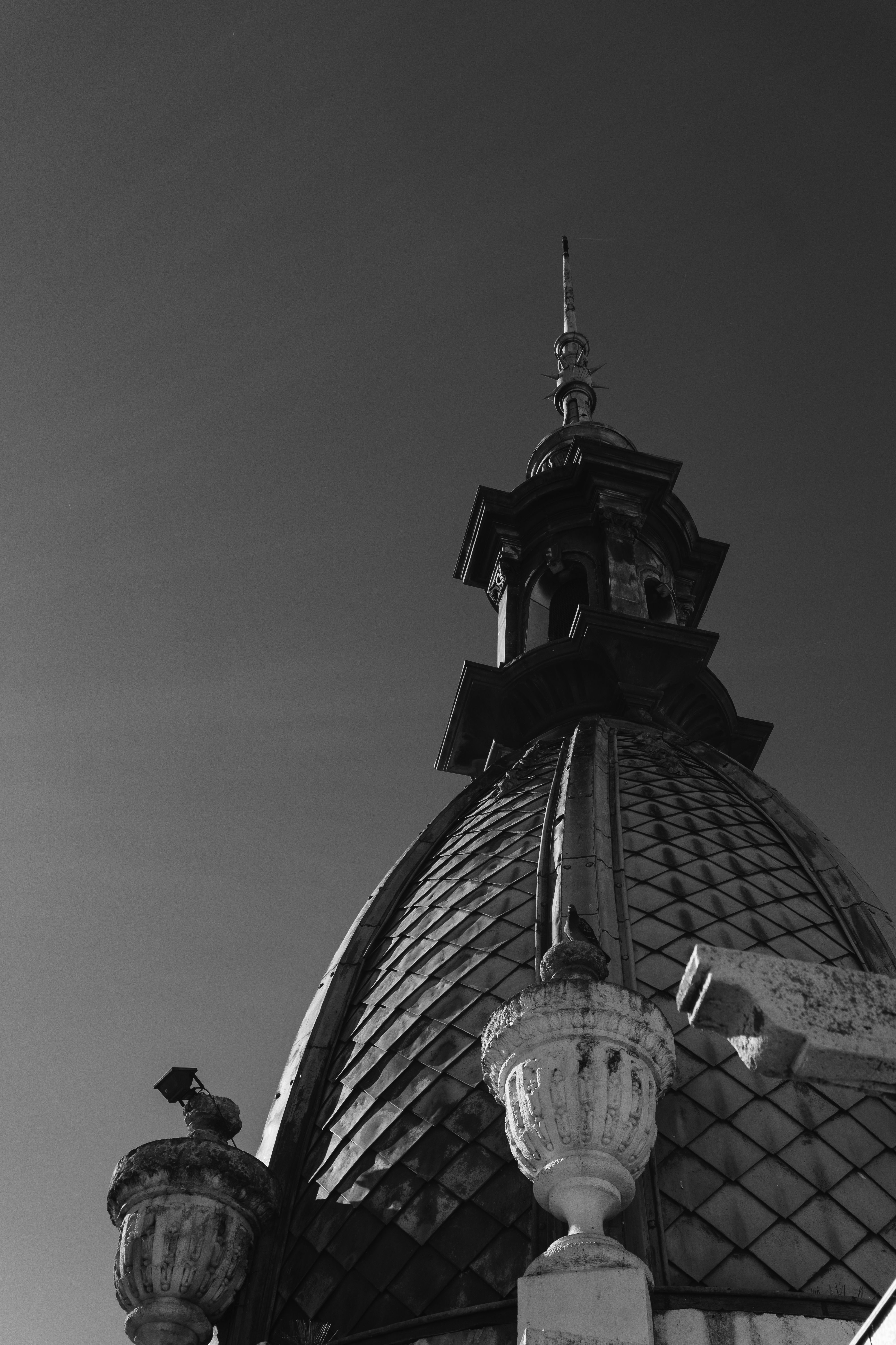 Dramatic Black and White Dome Architecture · Free Stock Photo