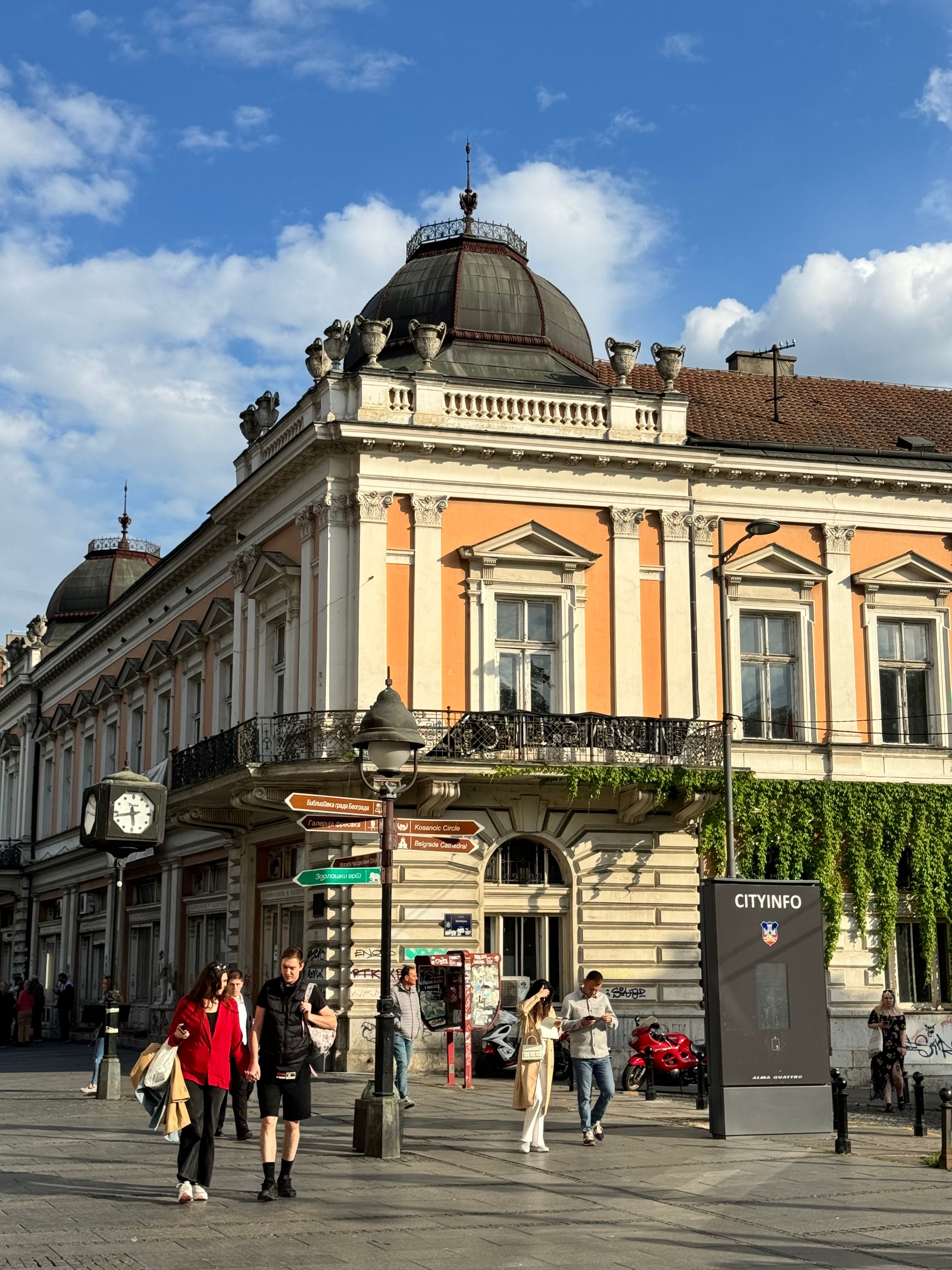 Historic Building and Pedestrians in Belgrade · Free Stock Photo