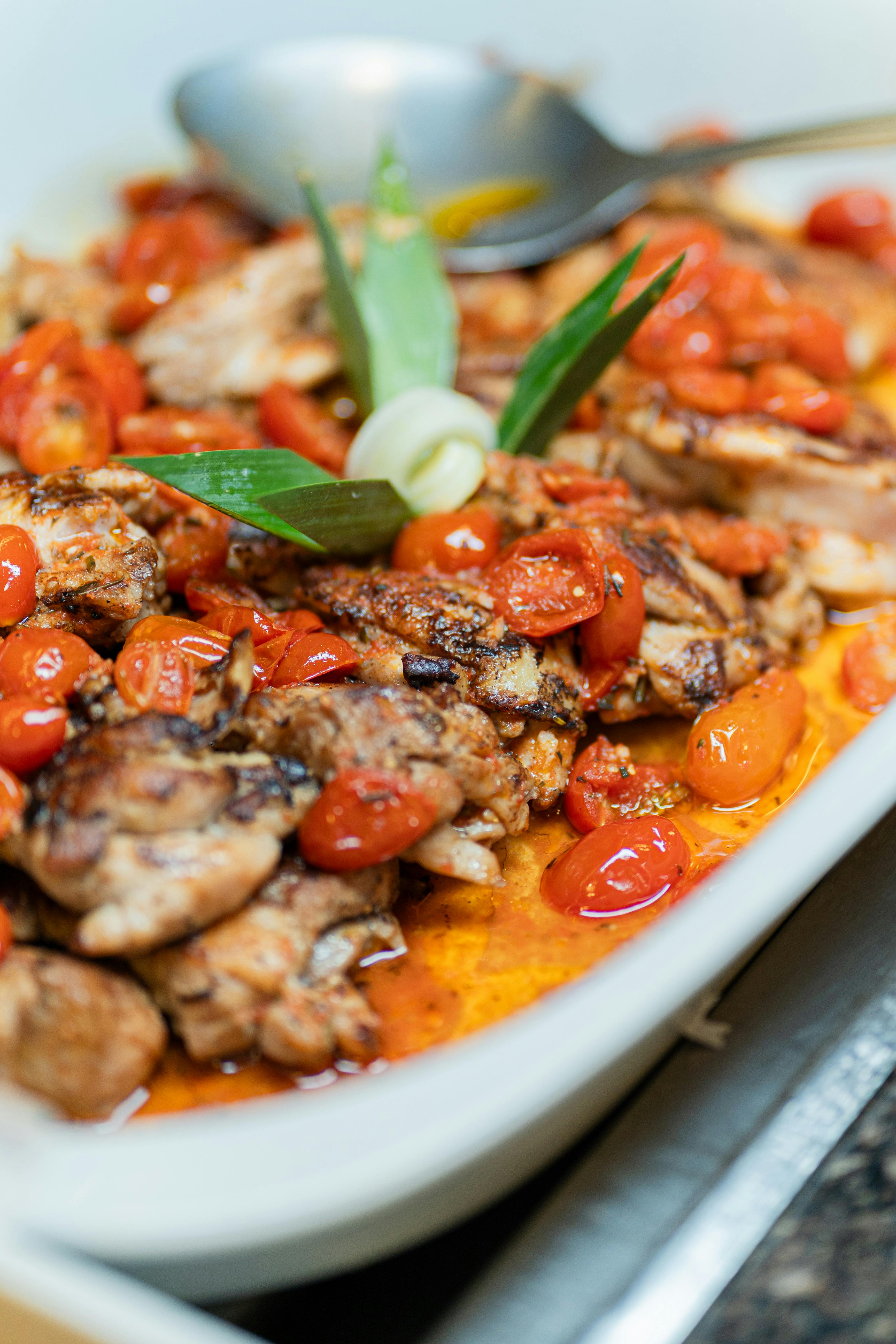 Roasted Garlic & Tomato Chicken Traybake