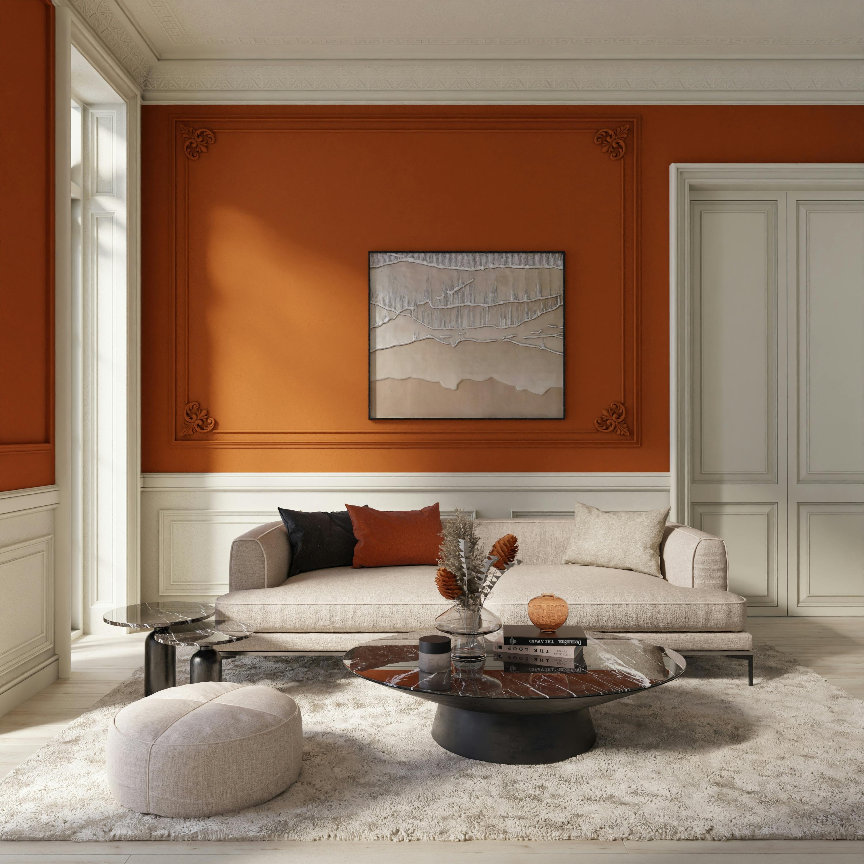 Soggiorno moderno con parete arancione accento e finiture in cornice