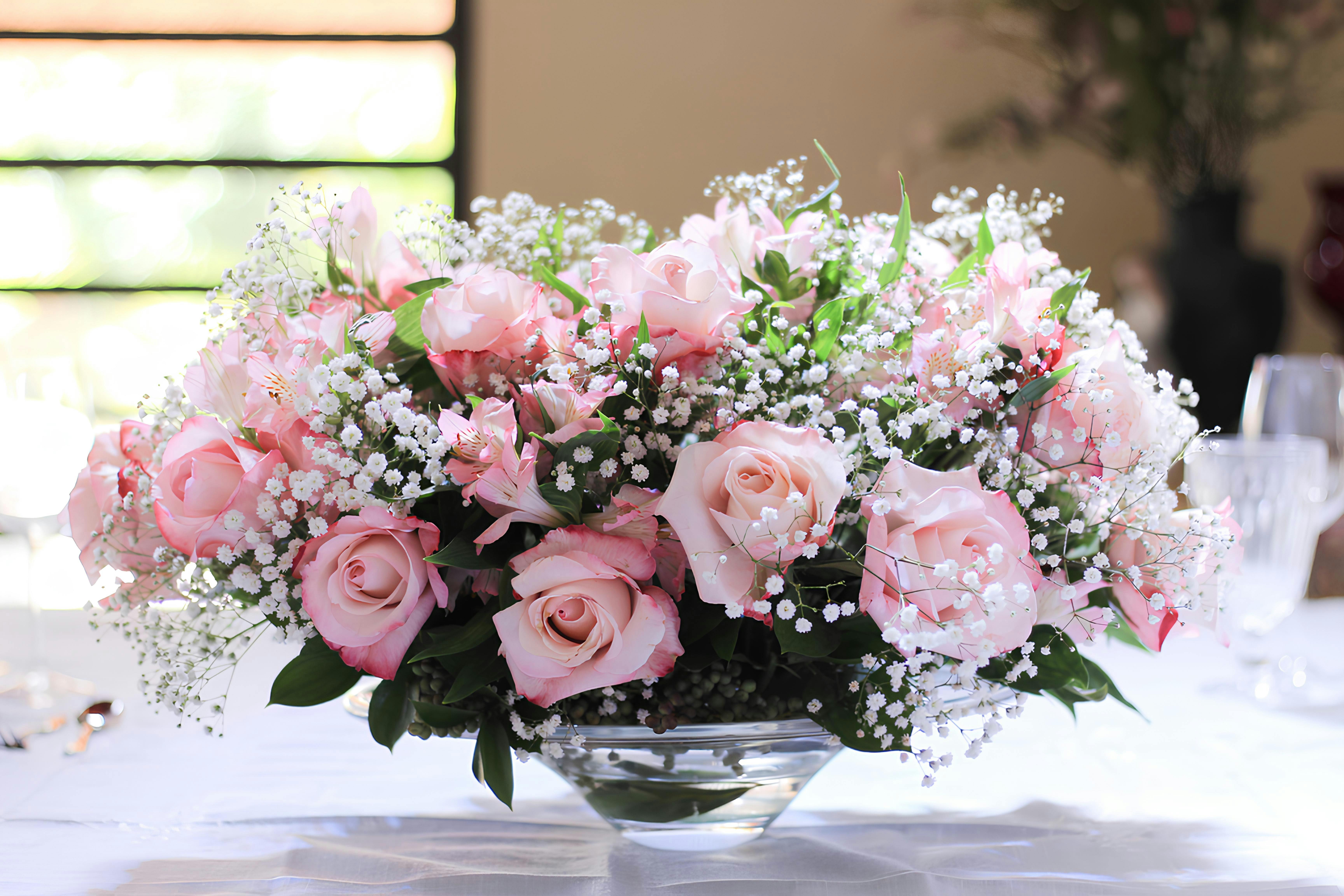 Elegant floral wedding centerpiece