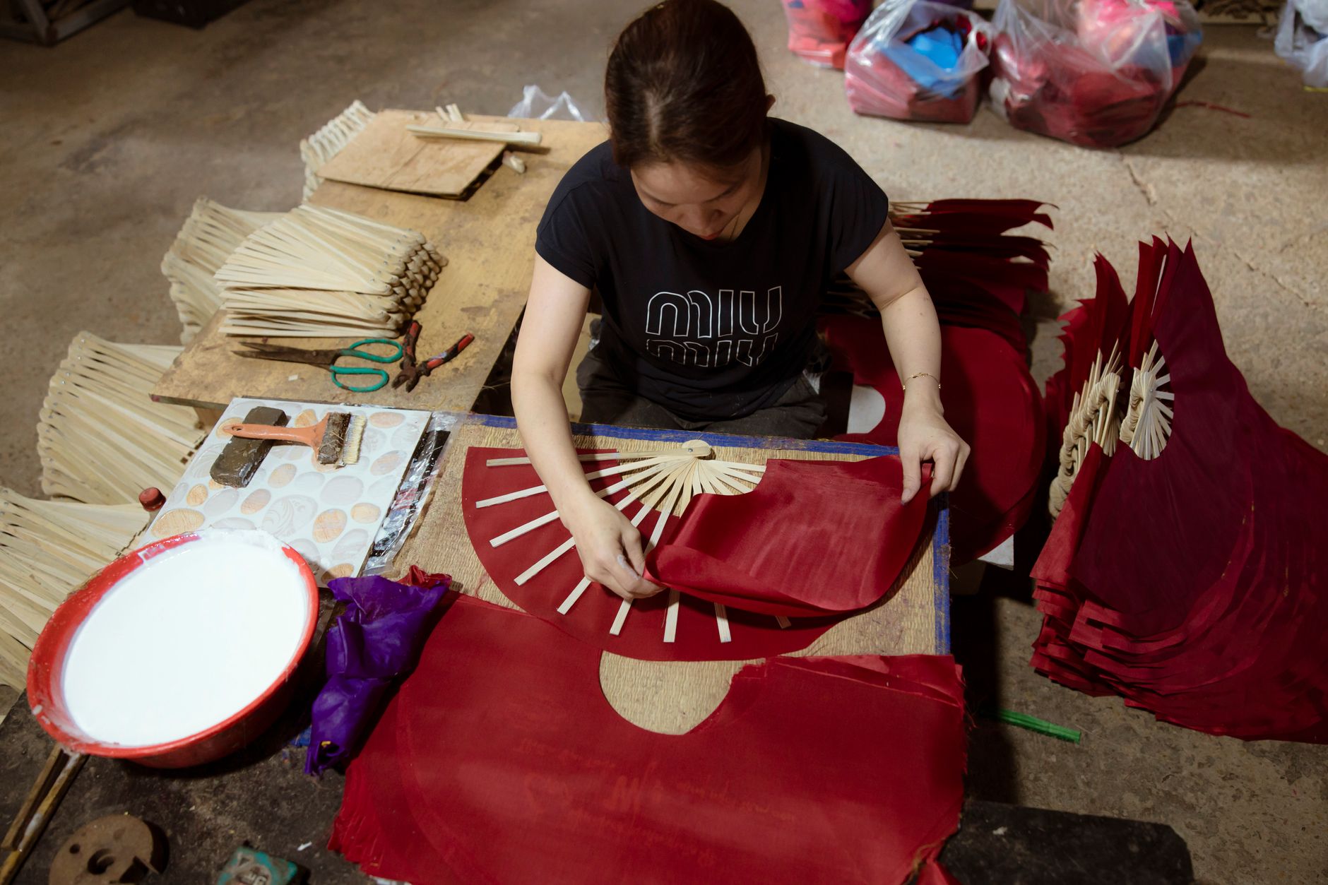 traditional korean hanji paper craft fan