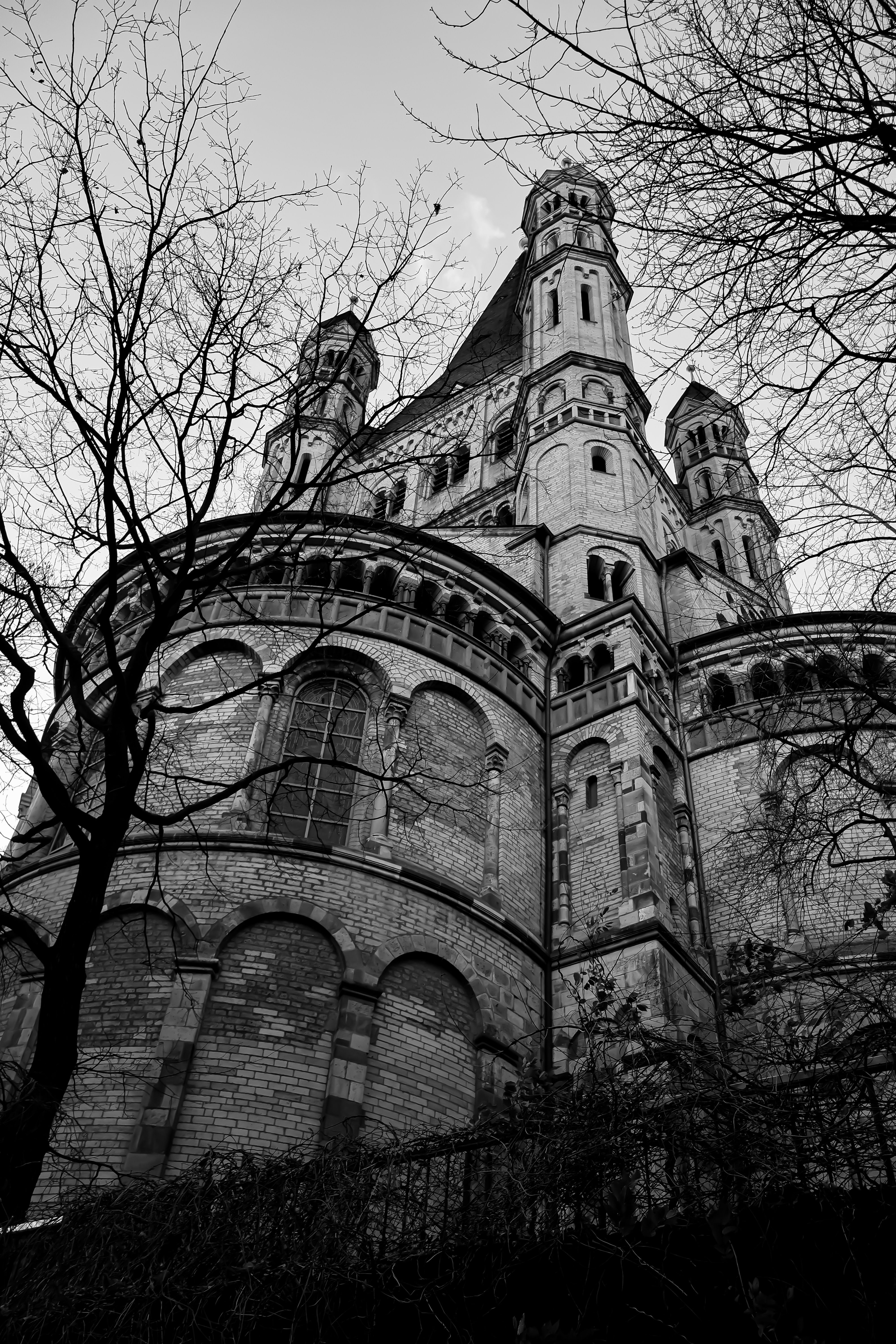 Gothic Cathedral Architecture in Black and White · Free Stock Photo