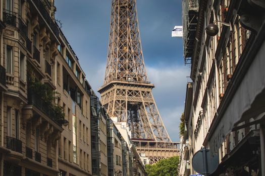 Marais hidden-courtyard walking tour — Paris