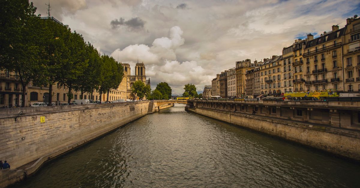 Saint Michel Notre Dame : Guide monuments Paris