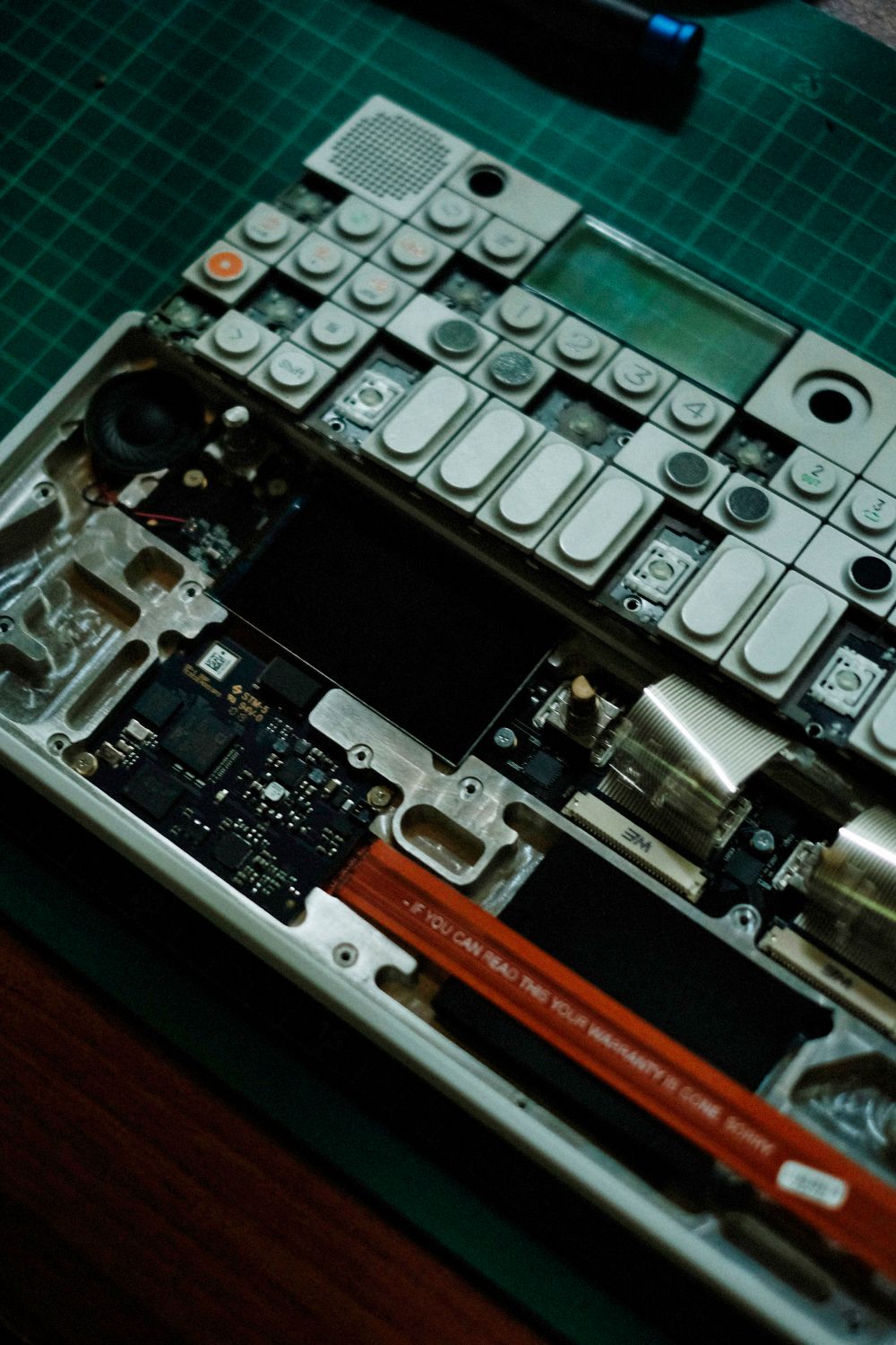 Detailed circuit board and electronic components