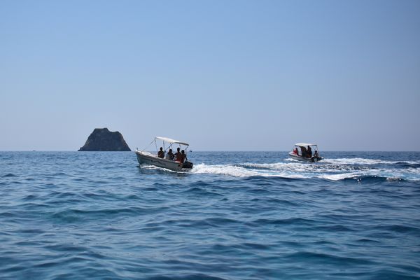 Speedboat transfer to Bangaram Island