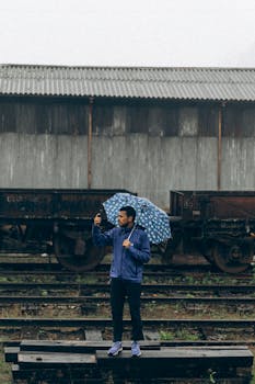 News graphic: Himachal Pradesh weather forecast predicts 98% higher rainfall in June. Heavy monsoon expected.