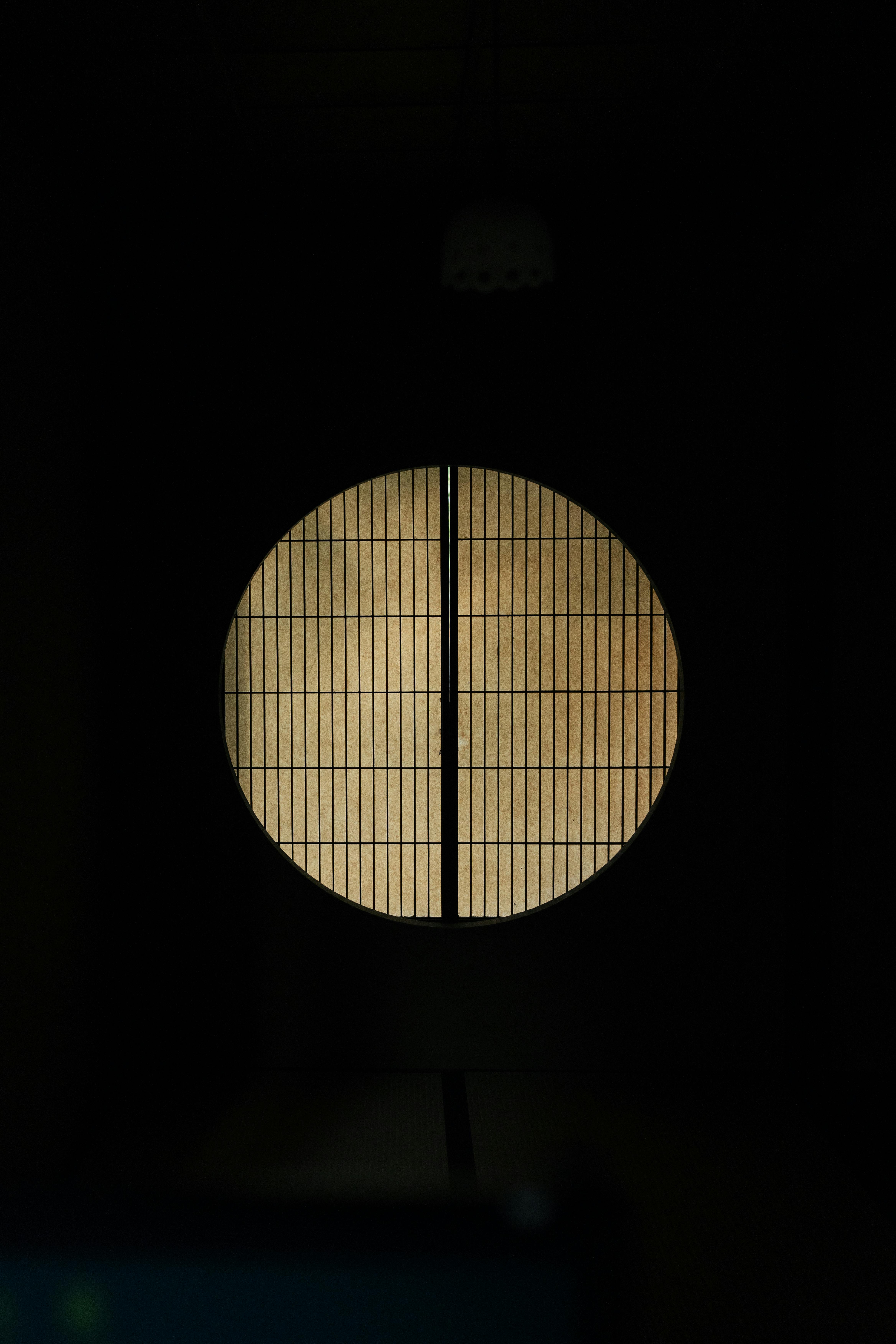 Gratis Affascinante design tradizionale delle finestre circolari di Tokyo, in Giappone, che mette in risalto l'architettura culturale. Foto a disposizione