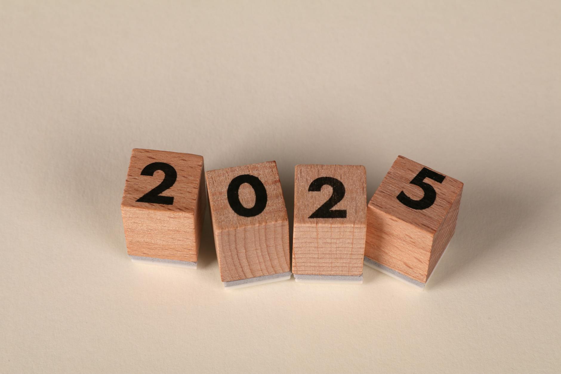 How to Start a Blog in 2025