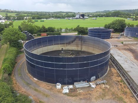 Proses fabrikasi logam untuk peralatan industri