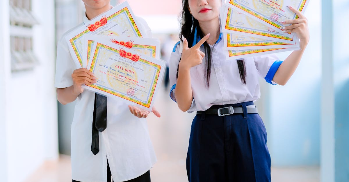 42 青少年靠網絡副業賺錢 每所高中都有高收入學生