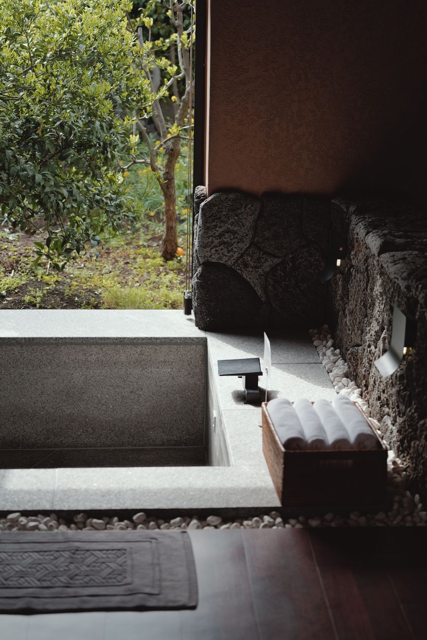 jeju hotel spa pool interior