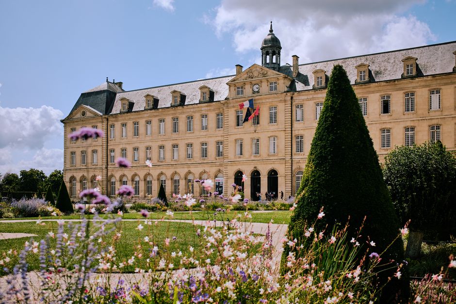 Aux Canonniers