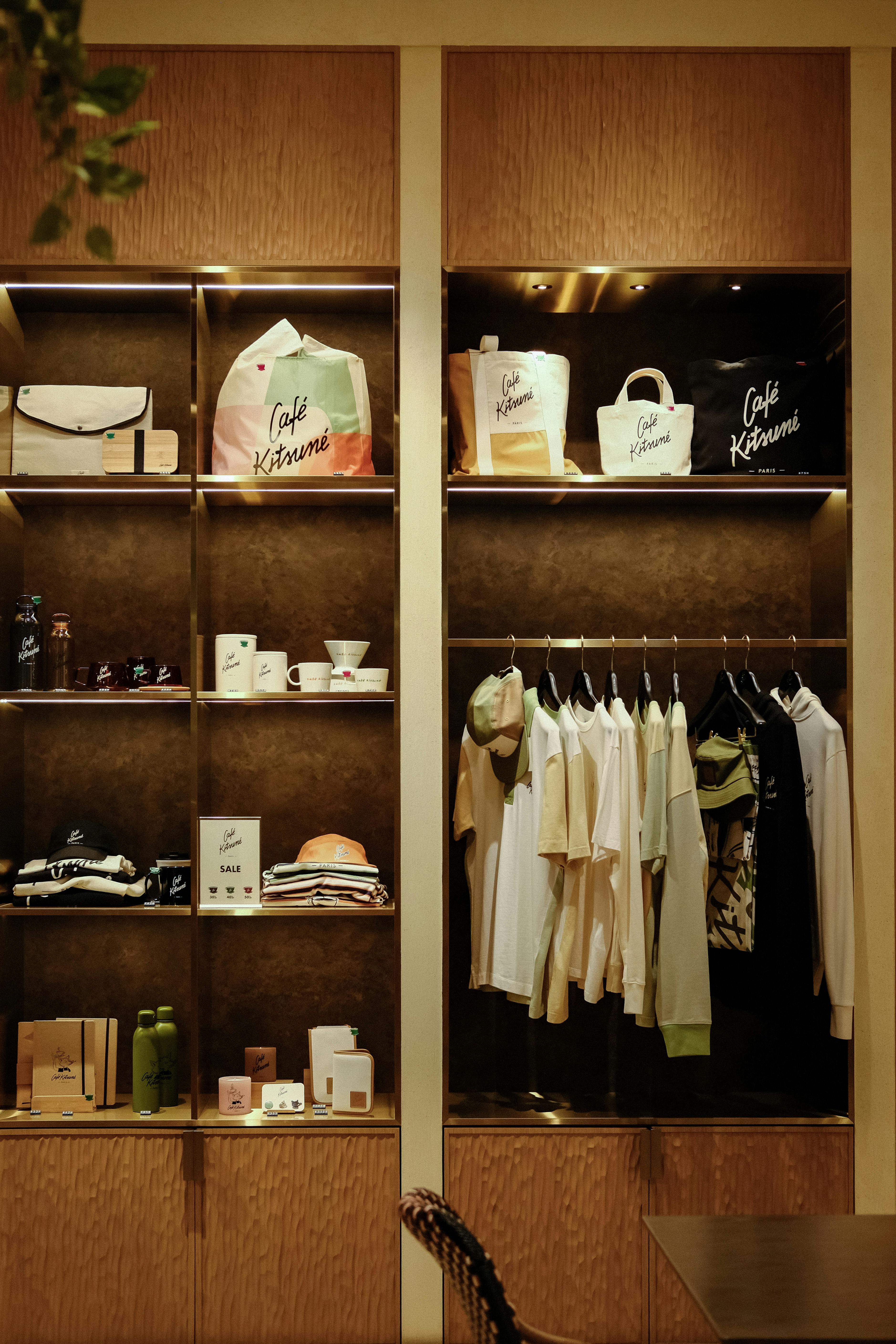 Butik mağazada ekip çalışması