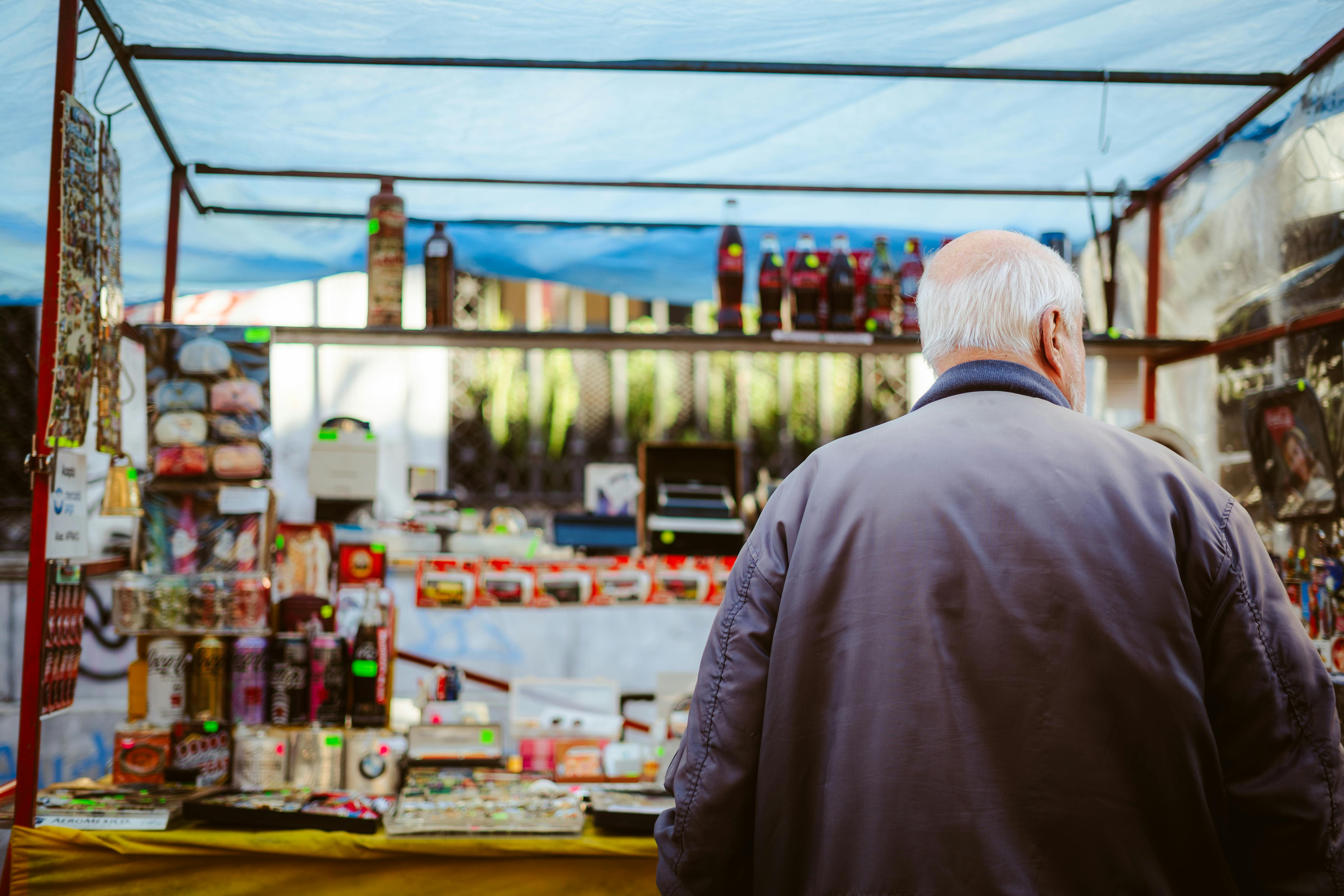 general lifestyle shop — Photo by Andres Alaniz on Pexels