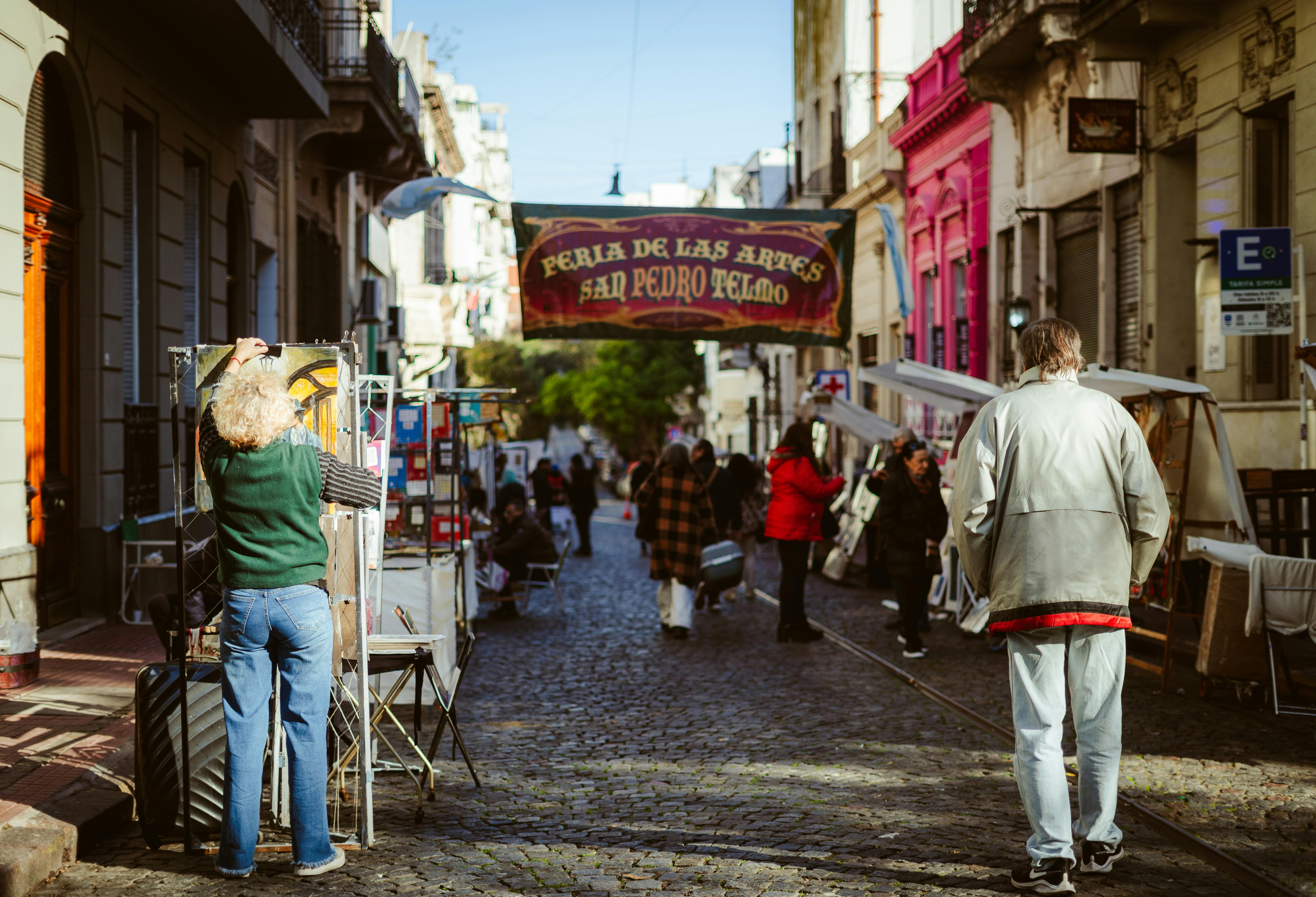 https://www.pexels.com/photo/colorful-san-telmo-street-market-in-buenos-aires-32441068/