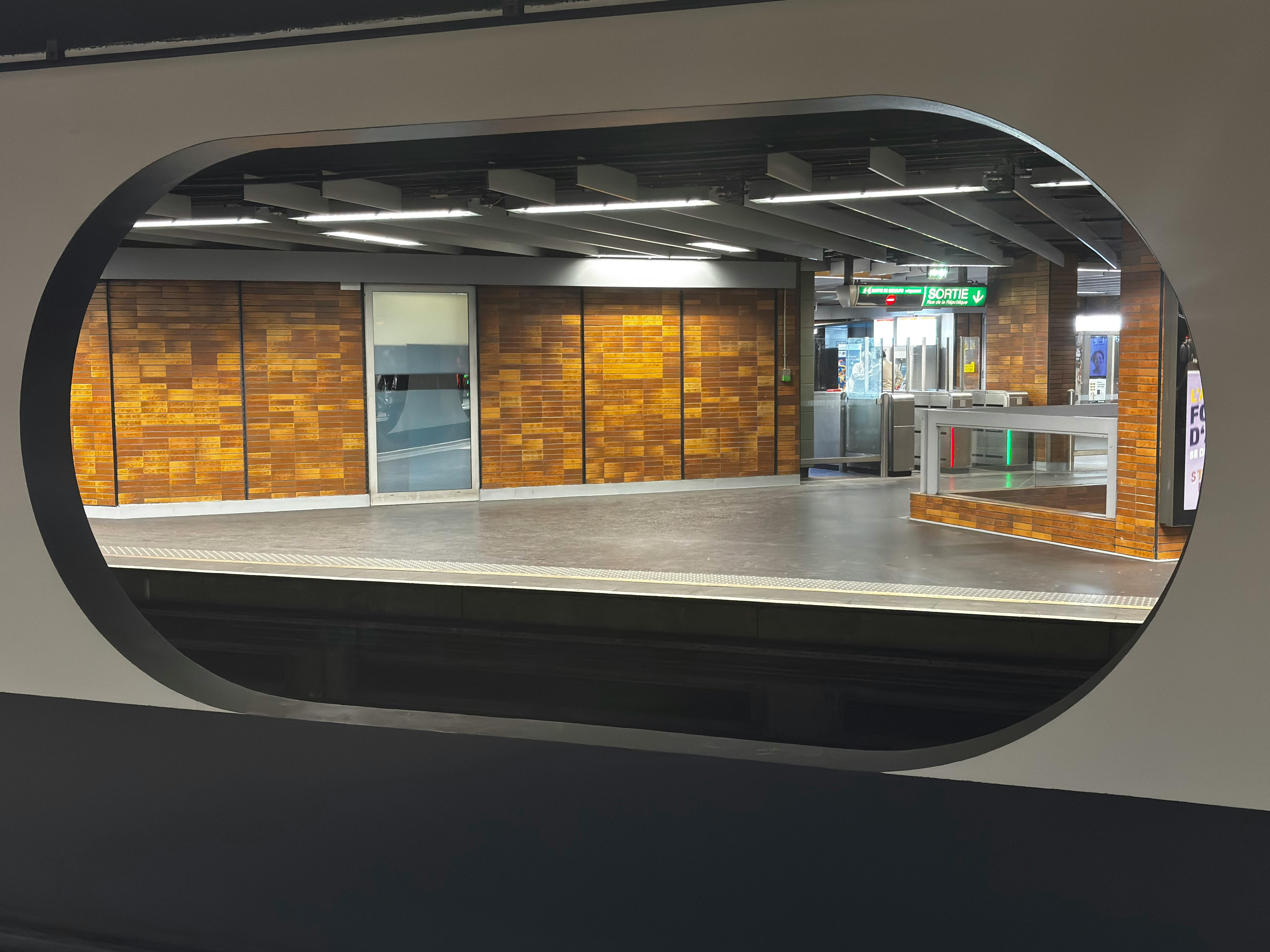 Navigating Lyon's Public Transport (TCL): Metro, Trams, Funiculars