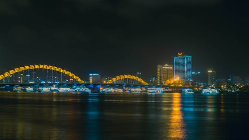Immagine gratuita di luci della città, ponte