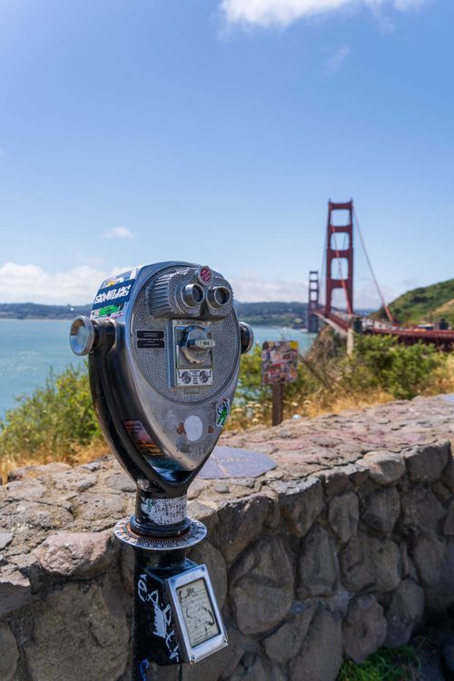 Coin Operating Viewing Machine Coin-operated viewer with Golden Gate Bridge view · Free Stock Photo