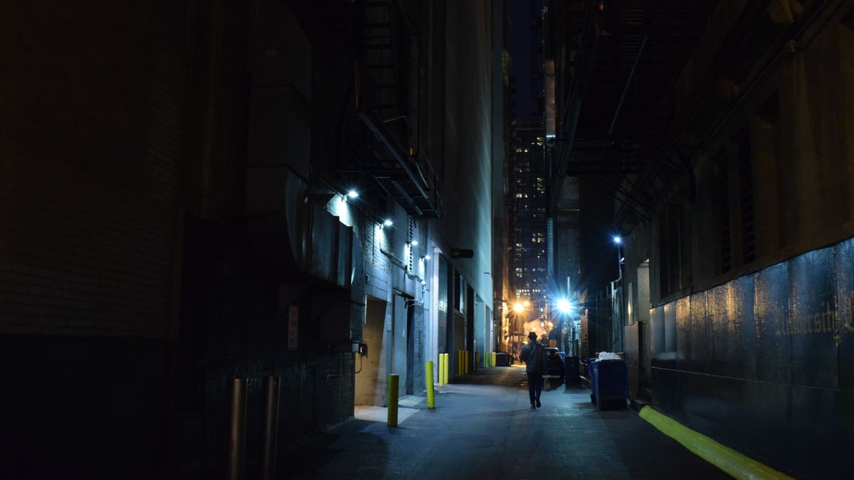夜の路地(イメージ)