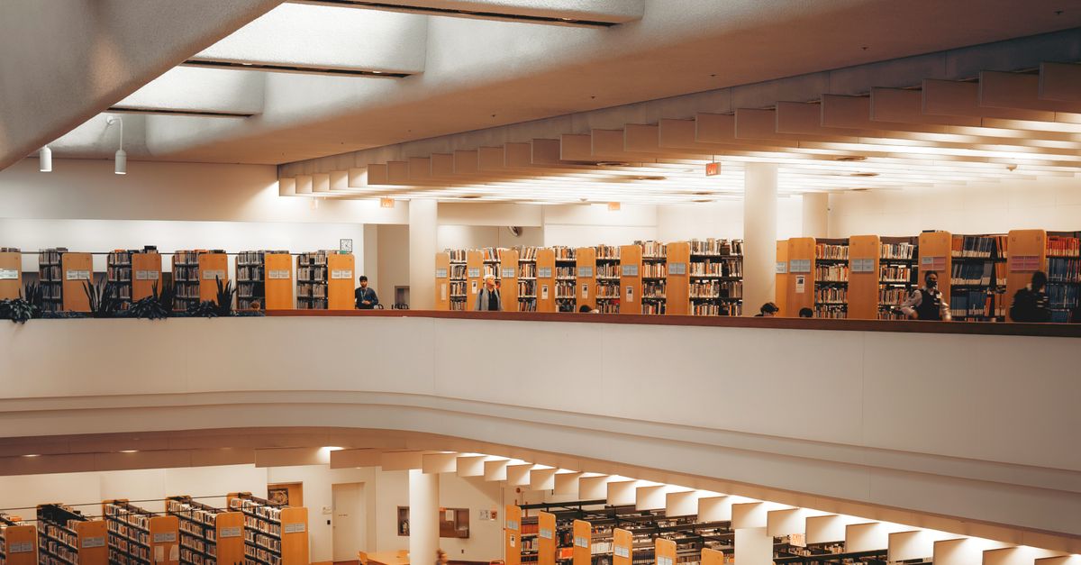 Modern Multi-Level Library Interior in Toronto · Free Stock Photo