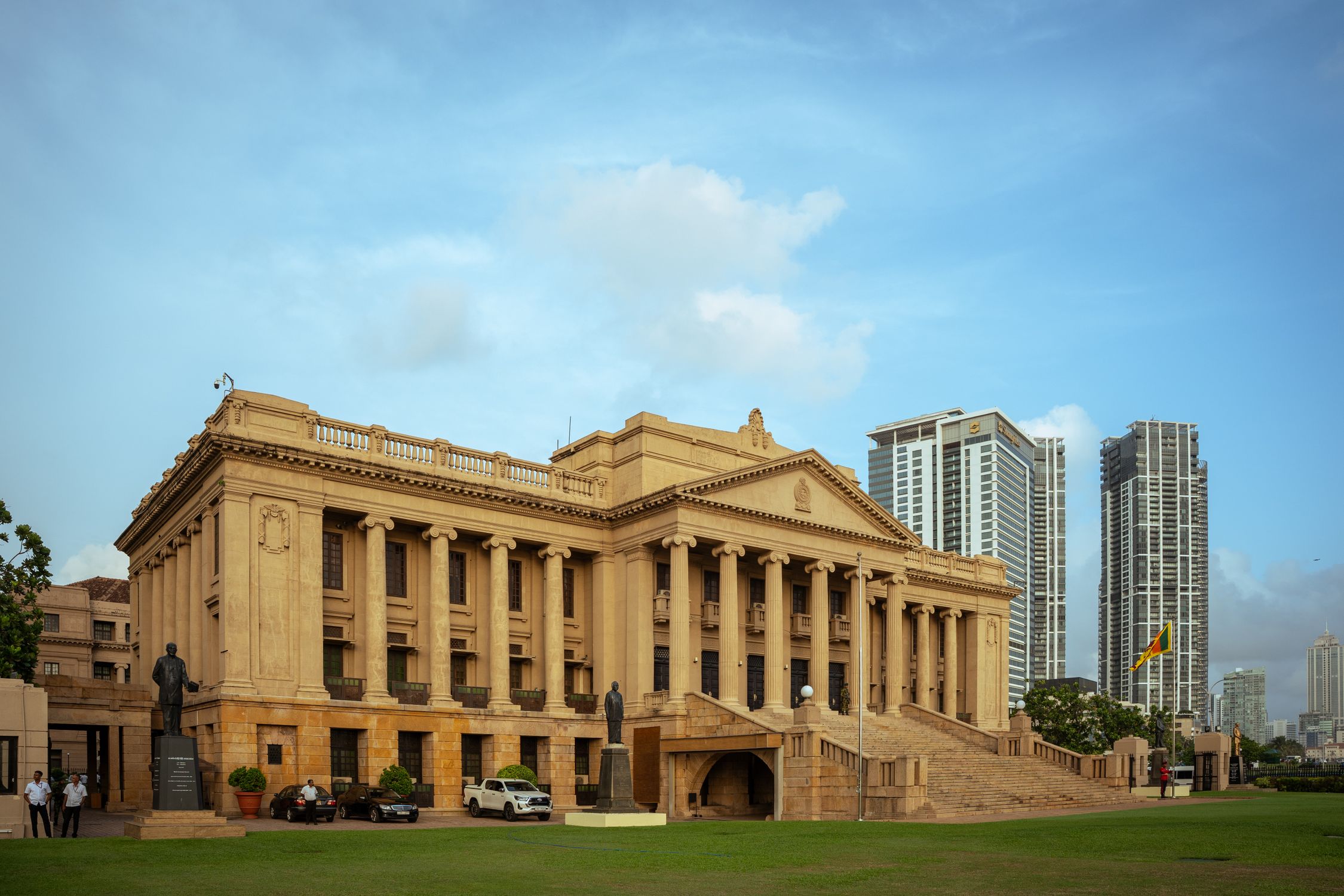 Colobo Buildings Historic Building in Colombo with Modern Skyline · Free Stock Photo