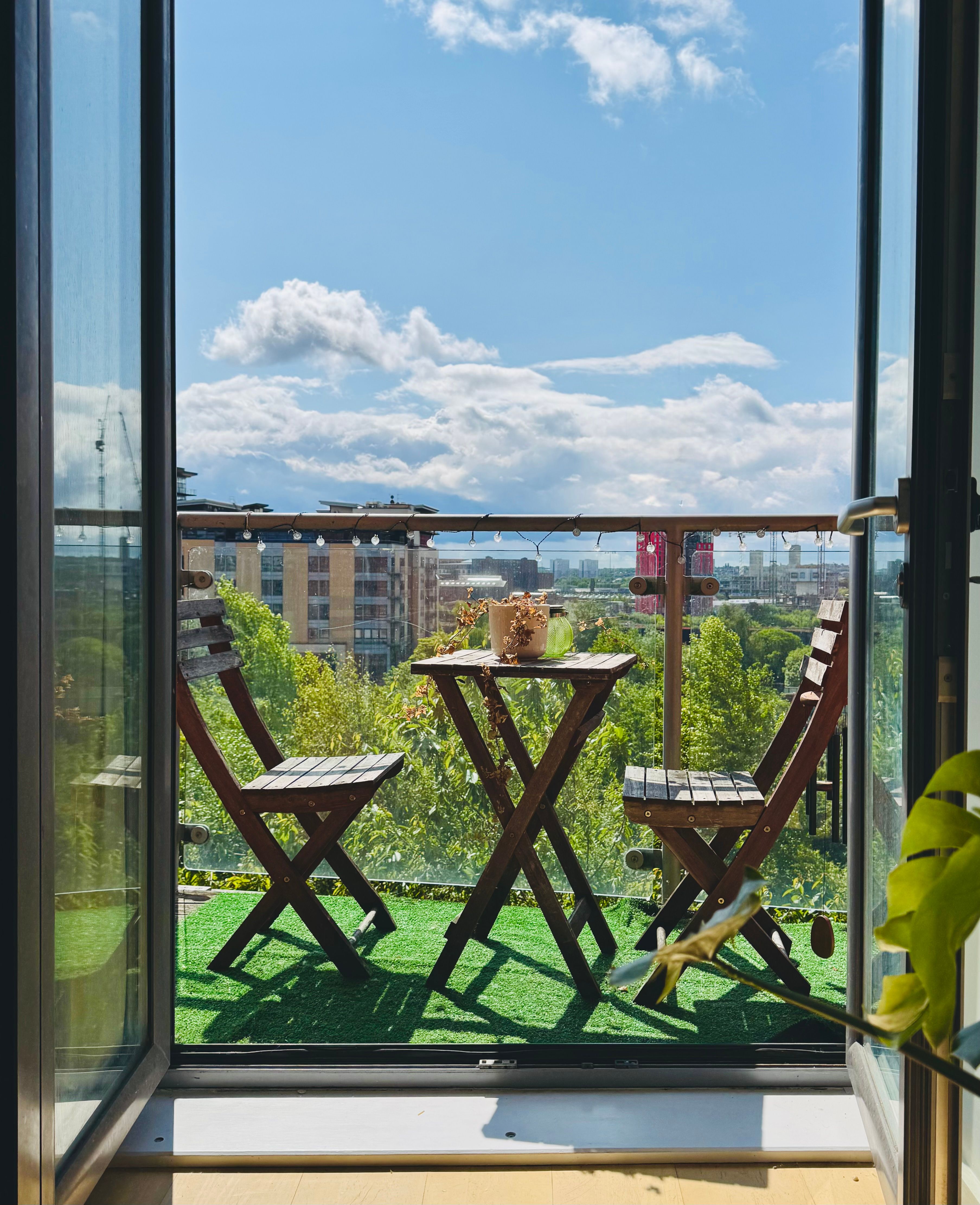 A green turf on a balcony