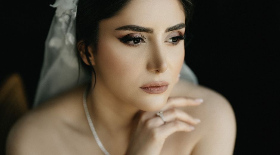 Makeup Cô Dâu Tiệc Cưới Buổi Tối Tại Hà Nội – Hướng Dẫn & Dịch Vụ