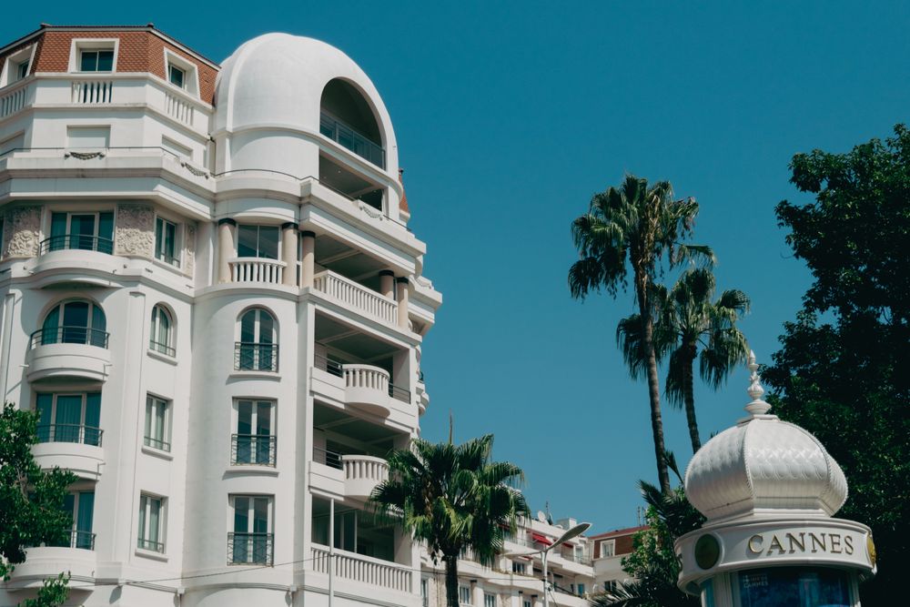 Palaces & private villas