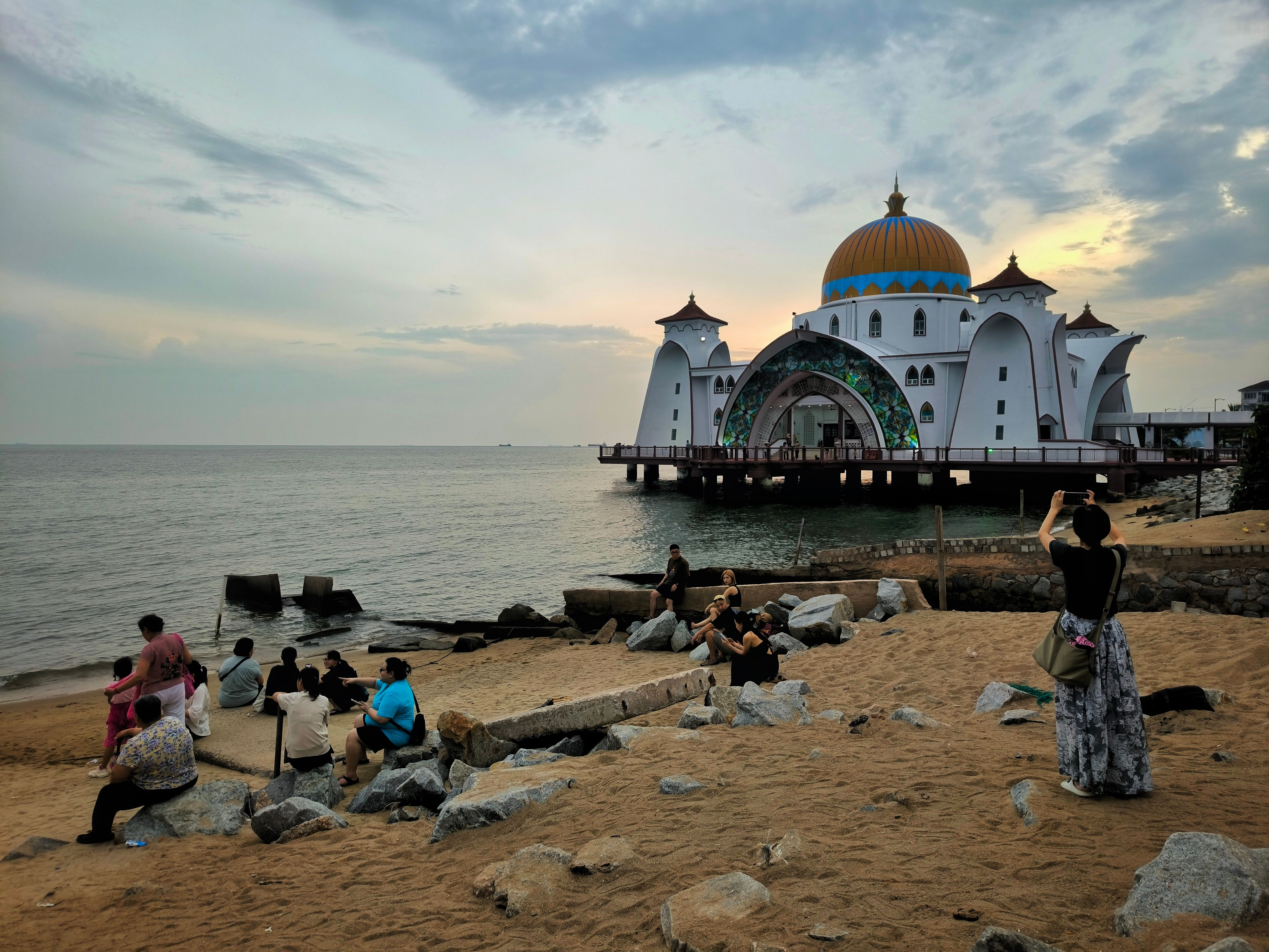 Scenic View of Straits Mosque on Malacca Beach at Dusk · Free Stock Photo