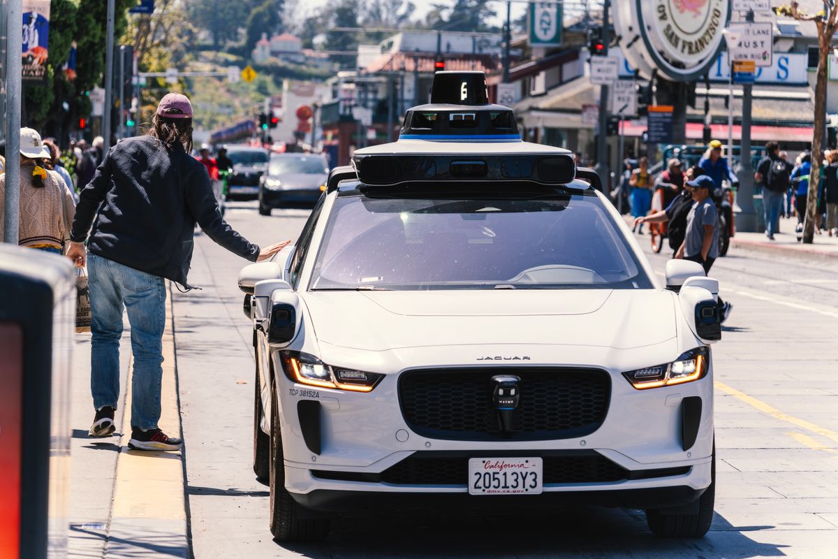 IA et robotique : le déploiement solaire autonome