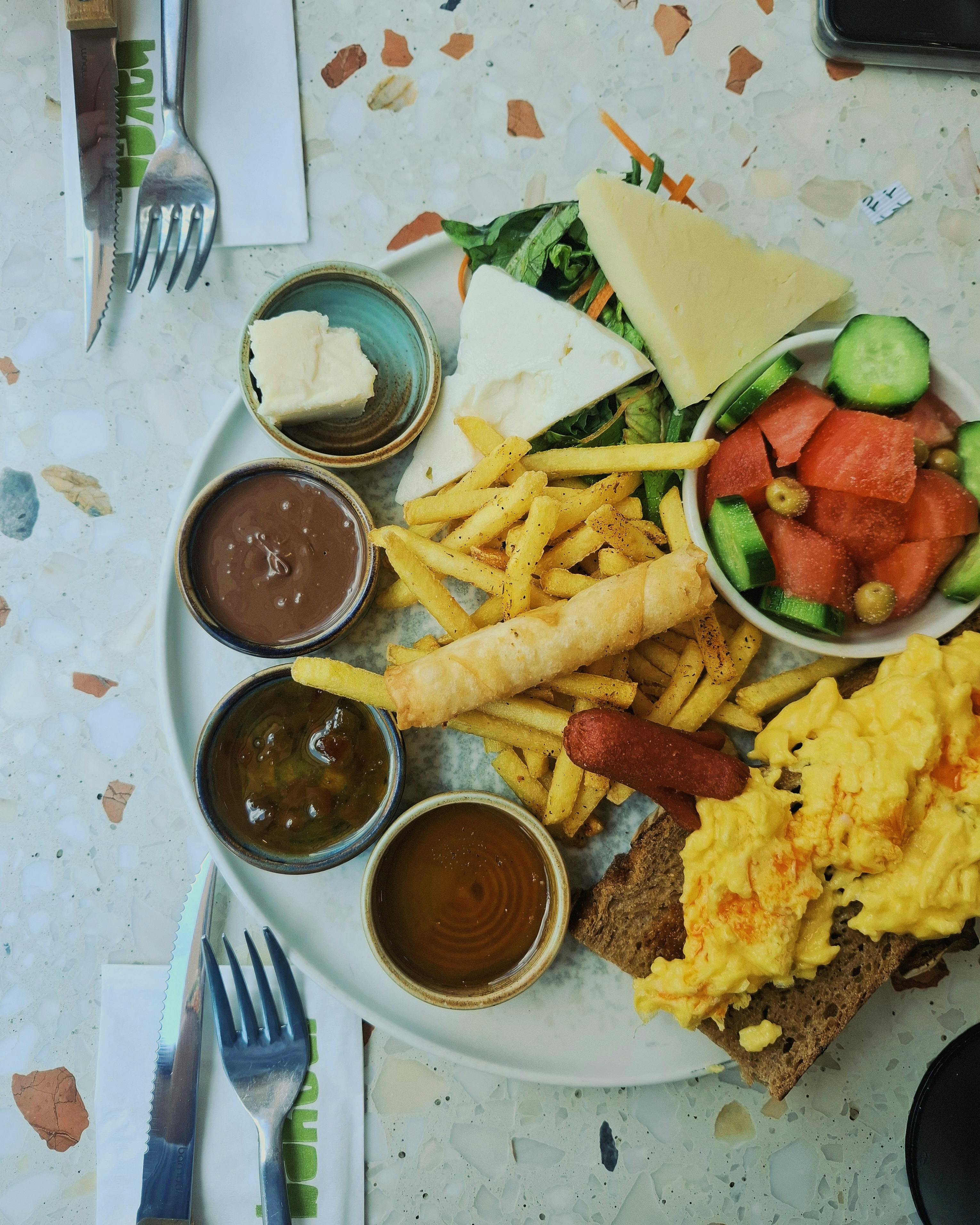 <b>Culinary Delights: A Feast for the Senses</b>