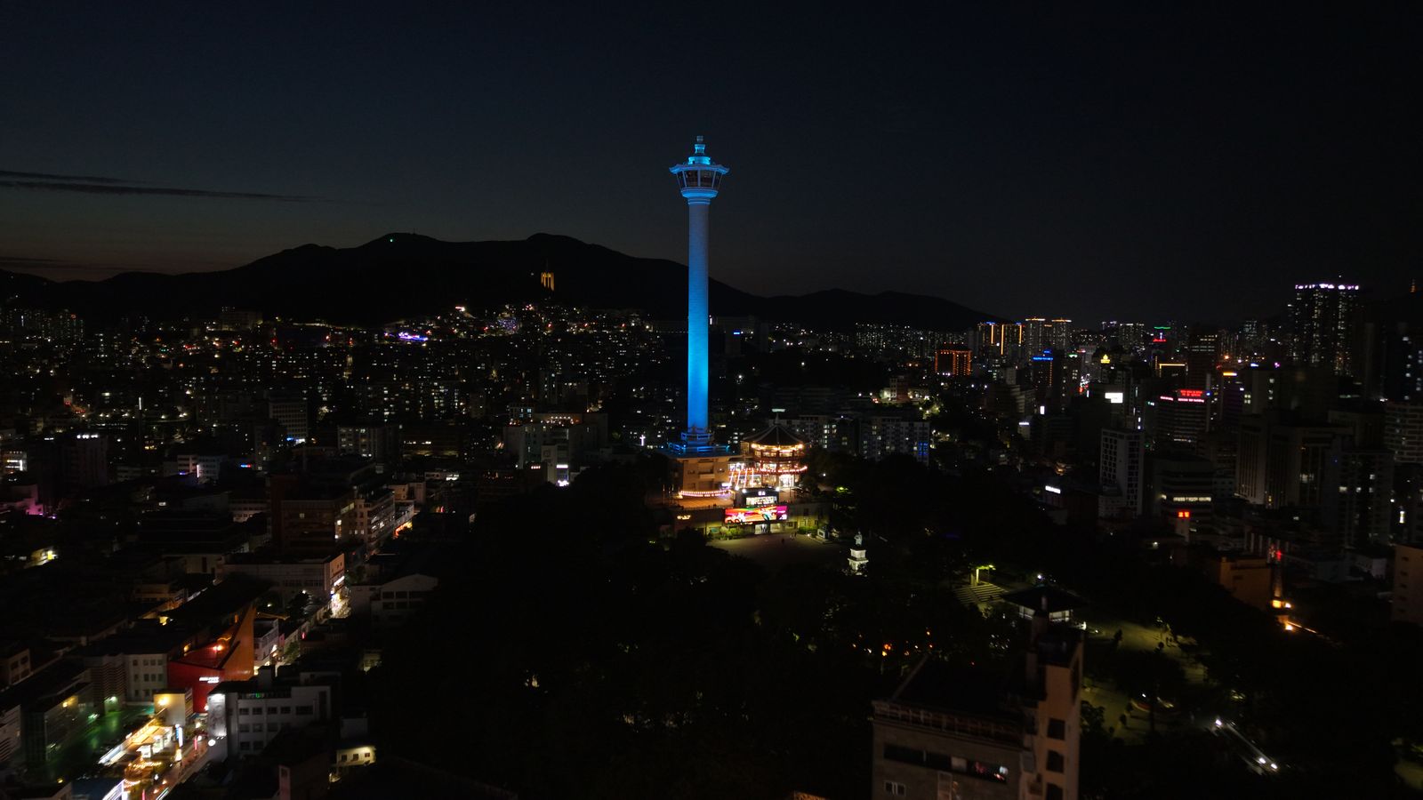 釜山塔 · 龙头山公园