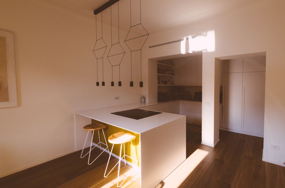 Quiet Luxury Apartment: DIY Smart Gadget Sanctuary