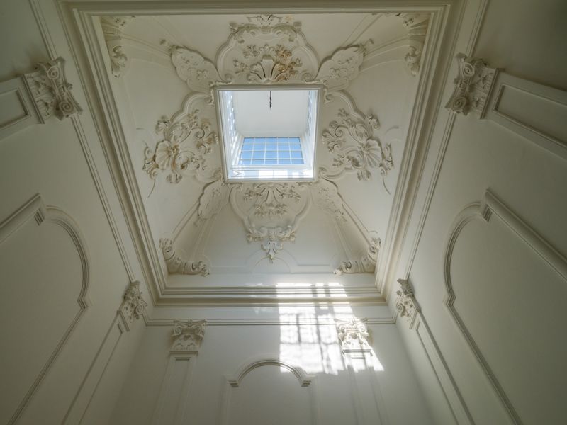 Compact POP Ceiling with Waterproof Recessed Lighting