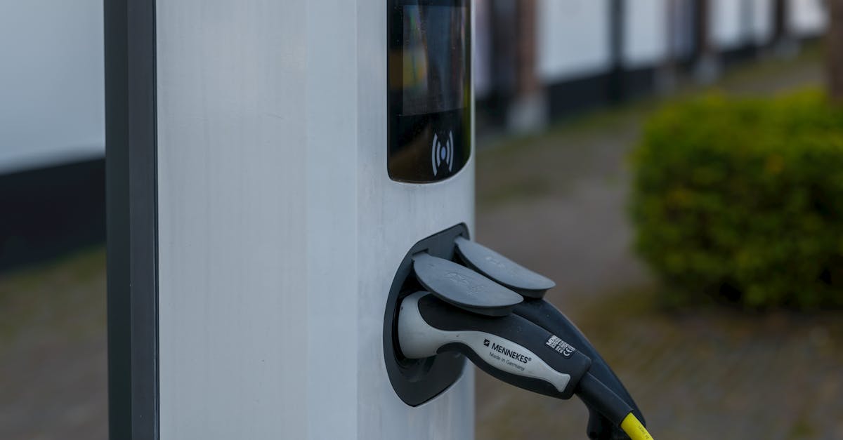 安勤攜手誠屏科技 取得51 股權 強化專業顯示器產品線