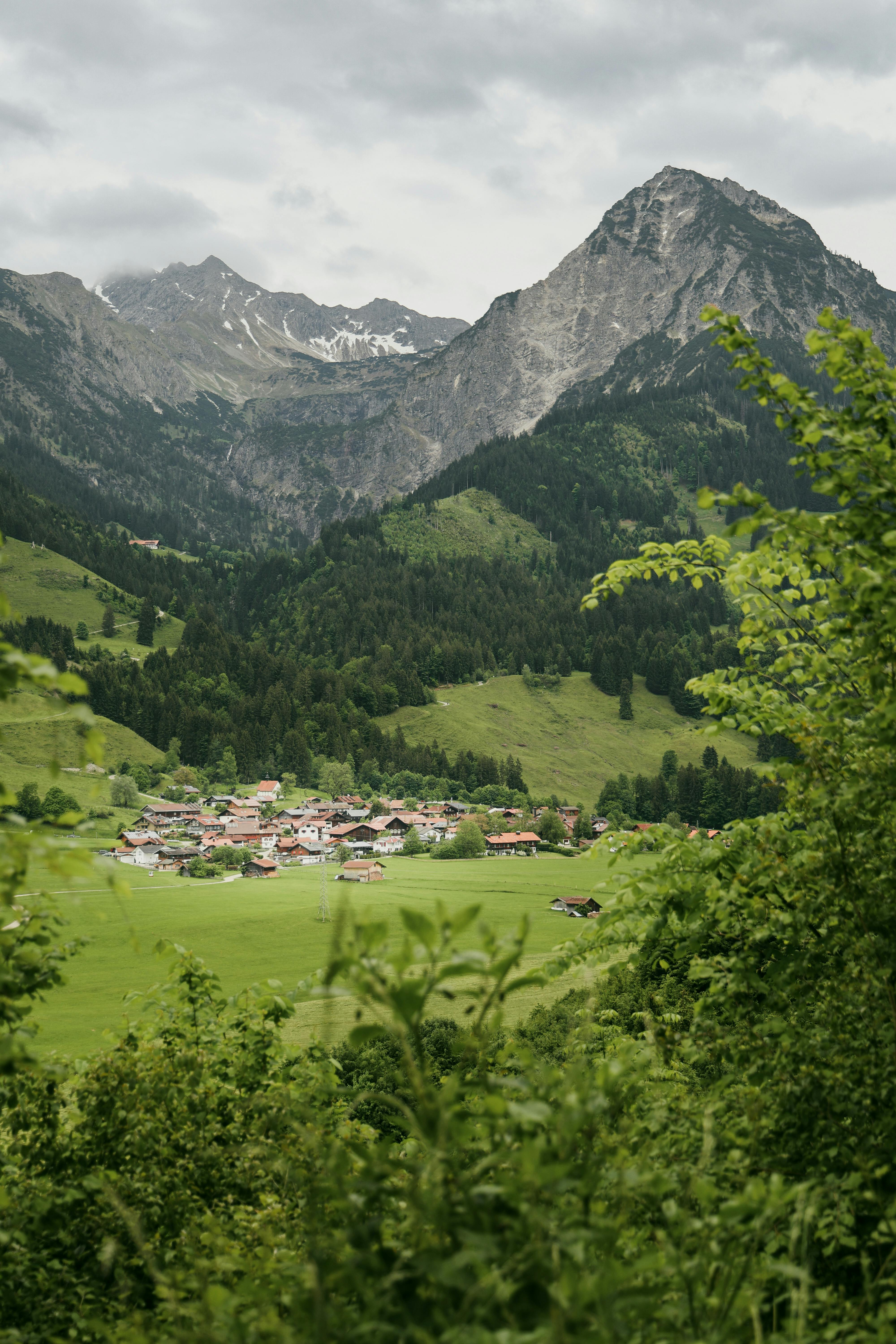 2. Destination Decisions: Choosing Your European Hotspots