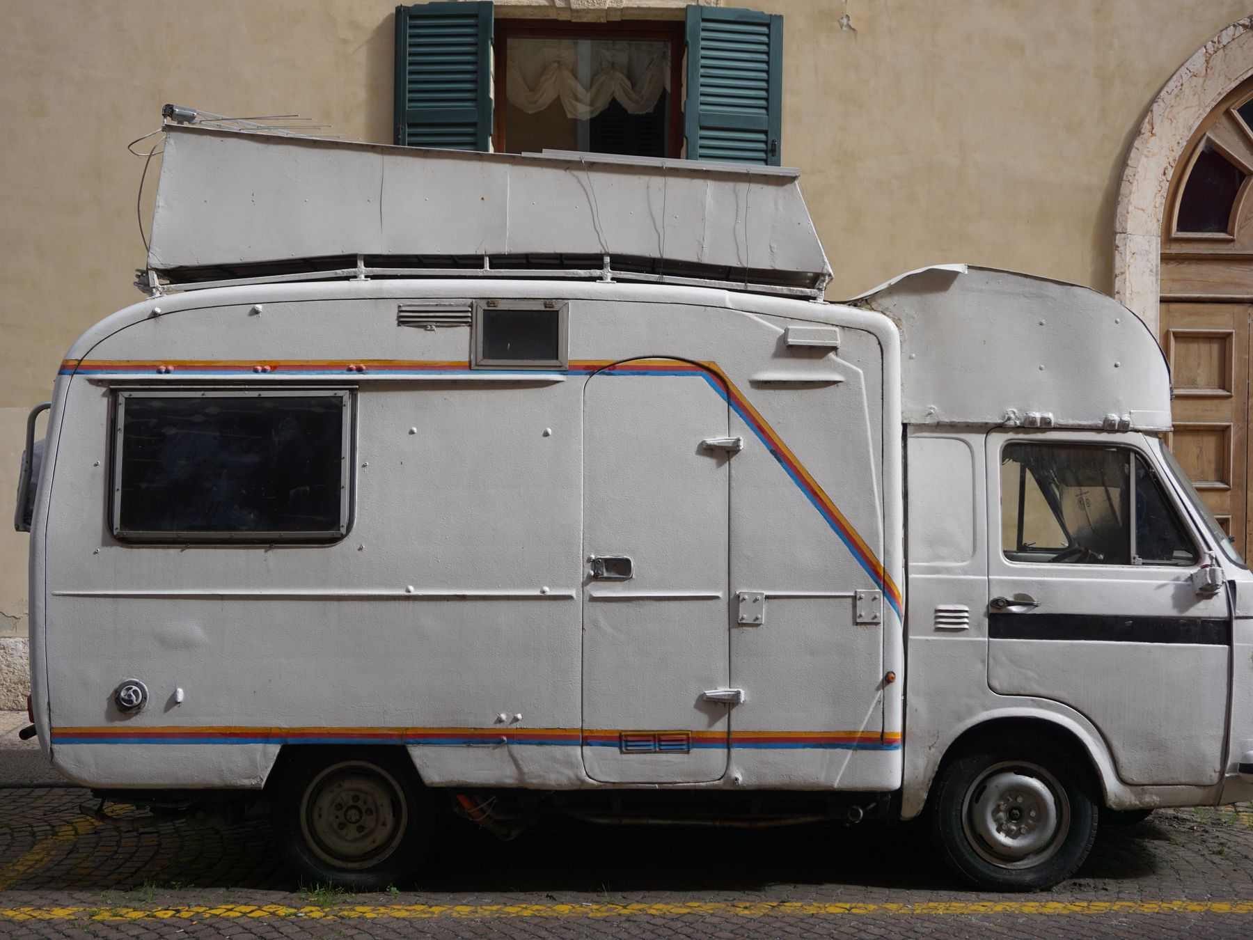 Aldbourne — man and van team loading a removal van
