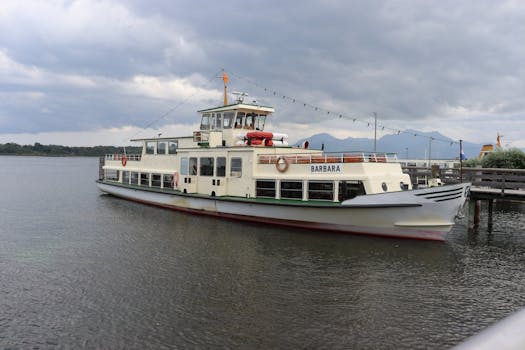 Stunning before & after photos showcasing the revitalized Chandpatha Lake in Shivpuri.  Lake restoration, Shivpuri tourism.