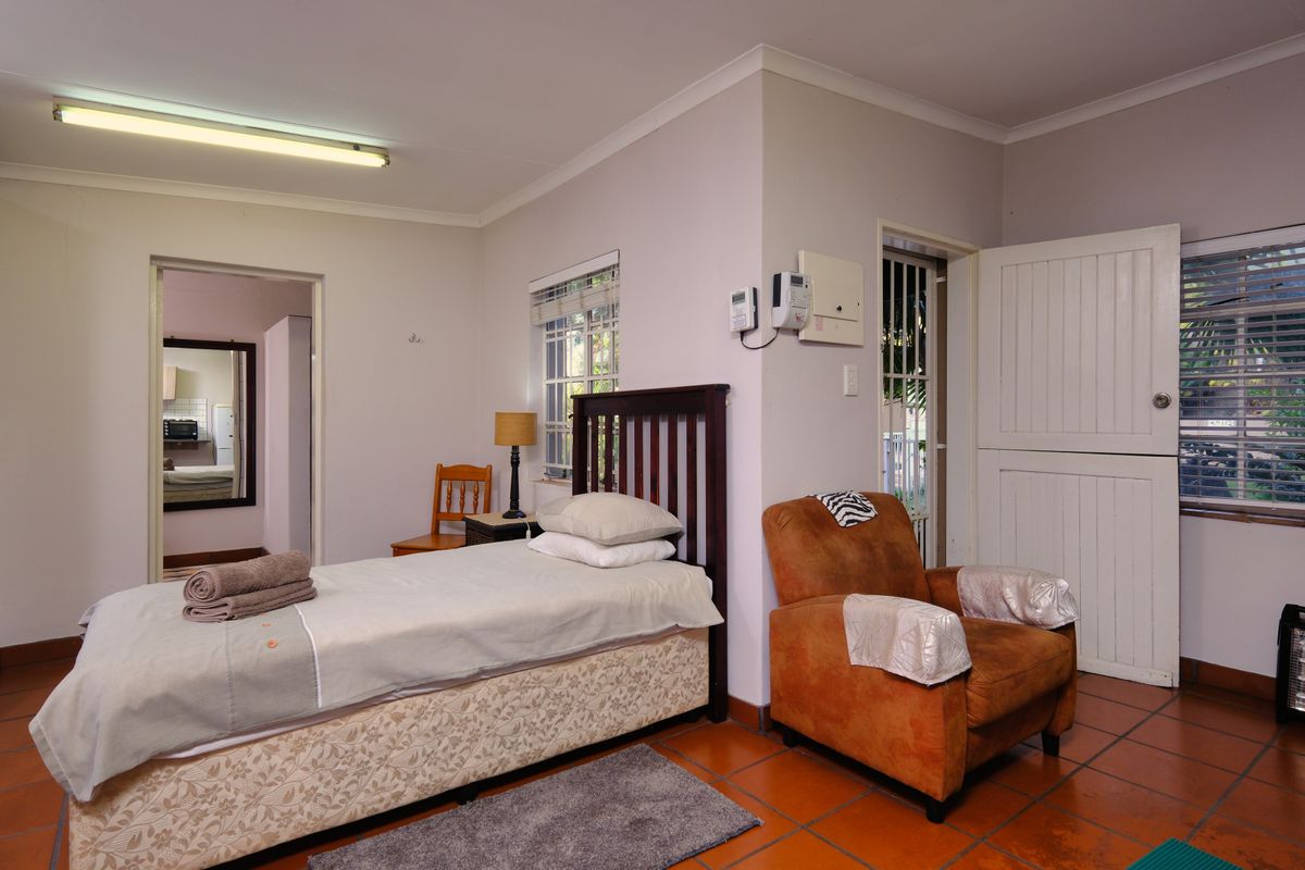 student moves in Landrake — Student Moves in Landrake — the working end of the job