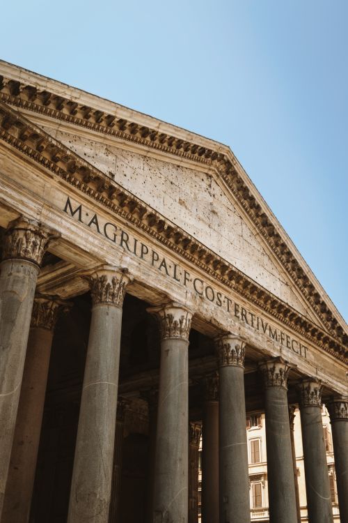 Free Detailed architectural view of the Pantheon in Rome, showcasing its classic Roman design. Stock Photo