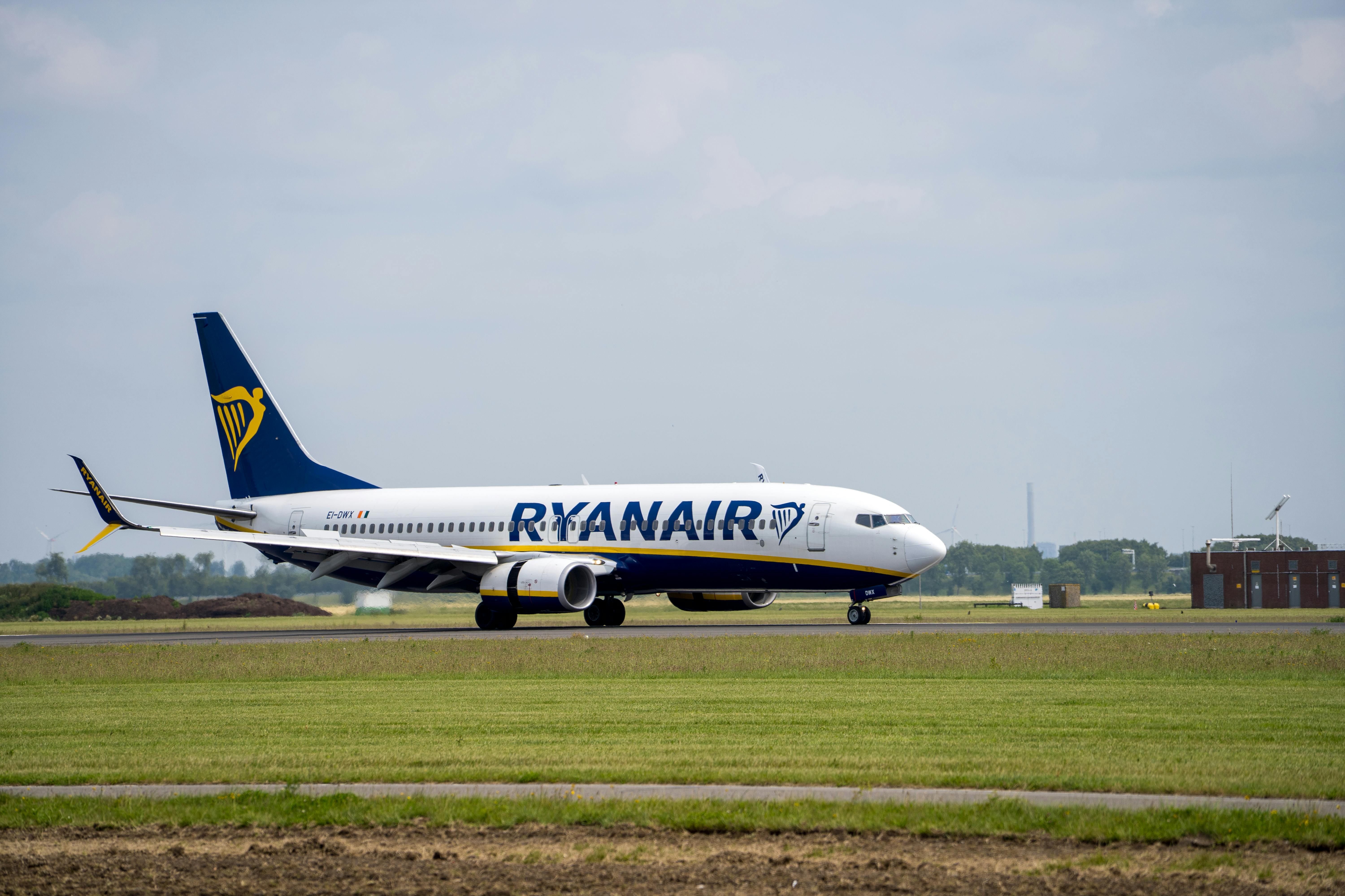 Spirit Airlines ceases operations: Major disruption hits budget travel market - FOX 9 Minneapolis — Photo by Martijn Stoof on